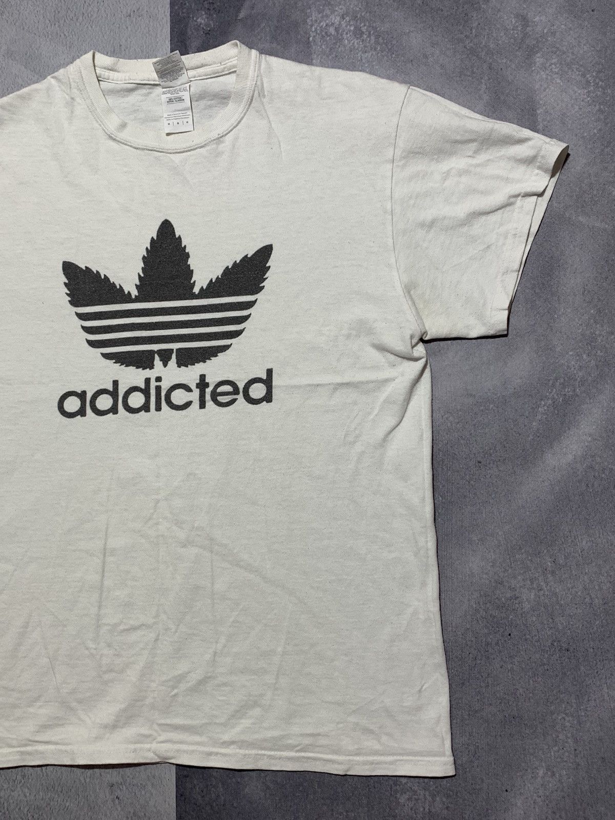 Vintage Vintage Y2K Addicted drugs 420 tee streetwear big logo sizeM Size US M / EU 48-50 / 2 - 3 Thumbnail
