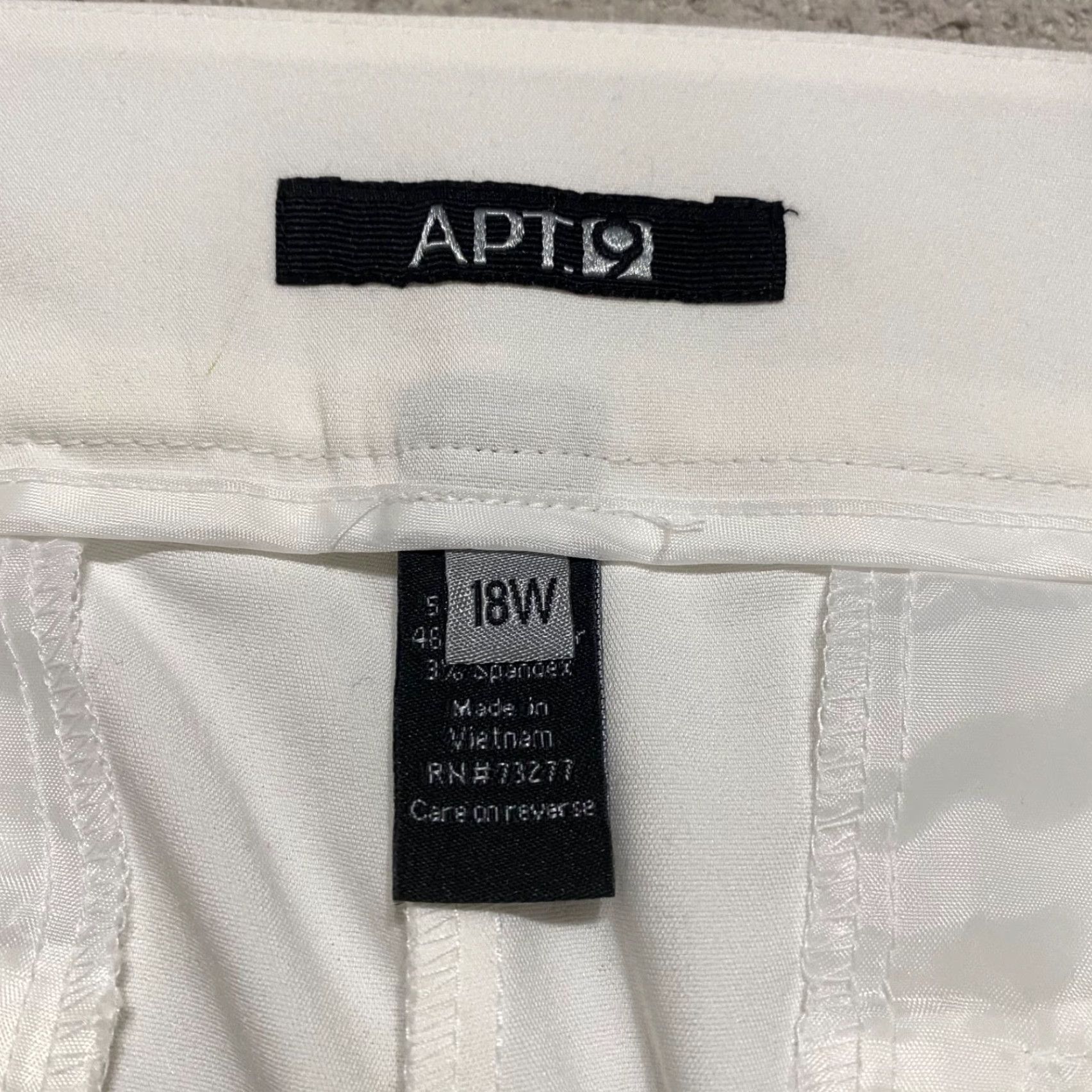Apt. 9 Apt. 9 White Capri Pants NWT Womens 18W Plus Dress Pants Capris High Rise Stretch Pockets Size 40" / US 18 - 3 Thumbnail