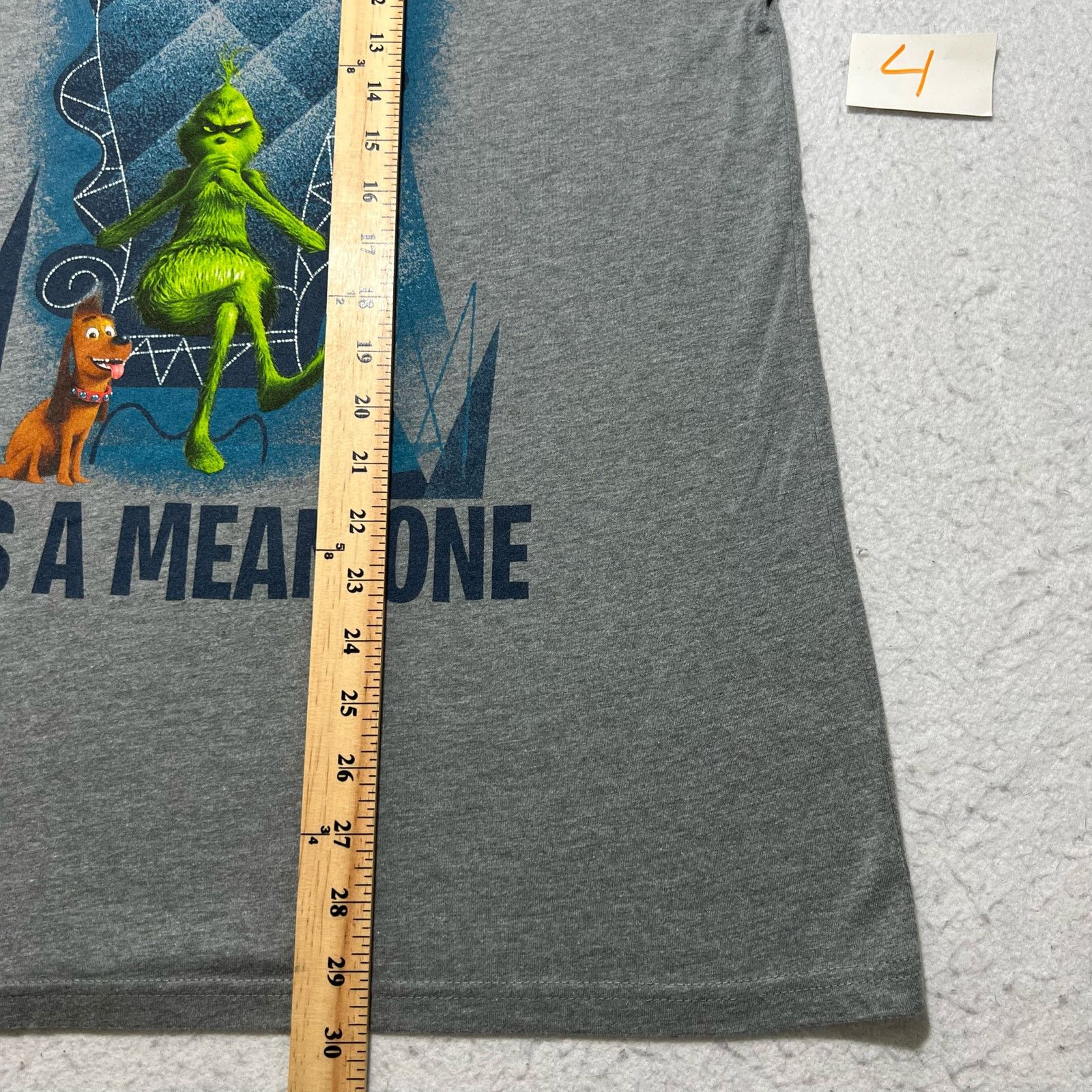 Universal Studios Universal Studios The Grinch Large Graphic T Shirt Size US L / EU 52-54 / 3 - 9 Thumbnail
