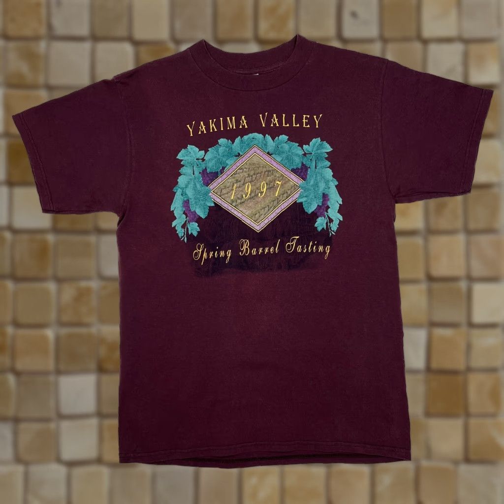 Tultex Tultex (1997) YAKIMA VALLEY “Spring Barrel Tasting” USA Graphic T-Shirt Large - Plum Purple Maroon Graphic Souvenir Front Tultex Shirt Mens Large Size US L / EU 52-54 / 3 - 1 Thumbnail