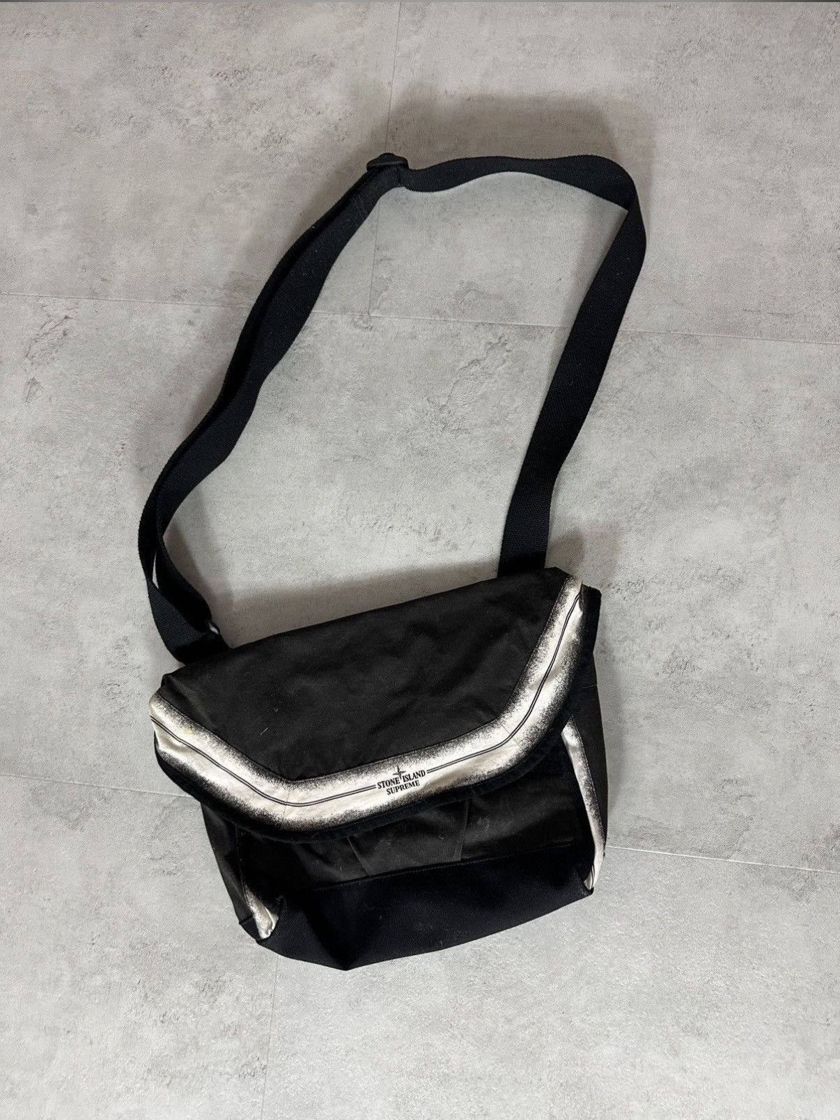 Stone Island × Supreme Supreme x Stone Island Stripe 7L Messenger Bag Size ONE SIZE - 1 Thumbnail