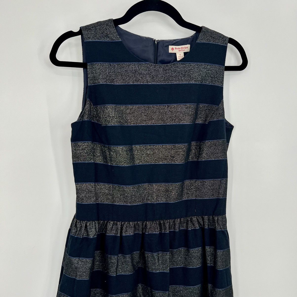 Brooks Brothers NWT Brooks Brothers Red Fleece Striped Metallic Sleeveless Size M / US 6-8 / IT 42-44 - 2 Thumbnail