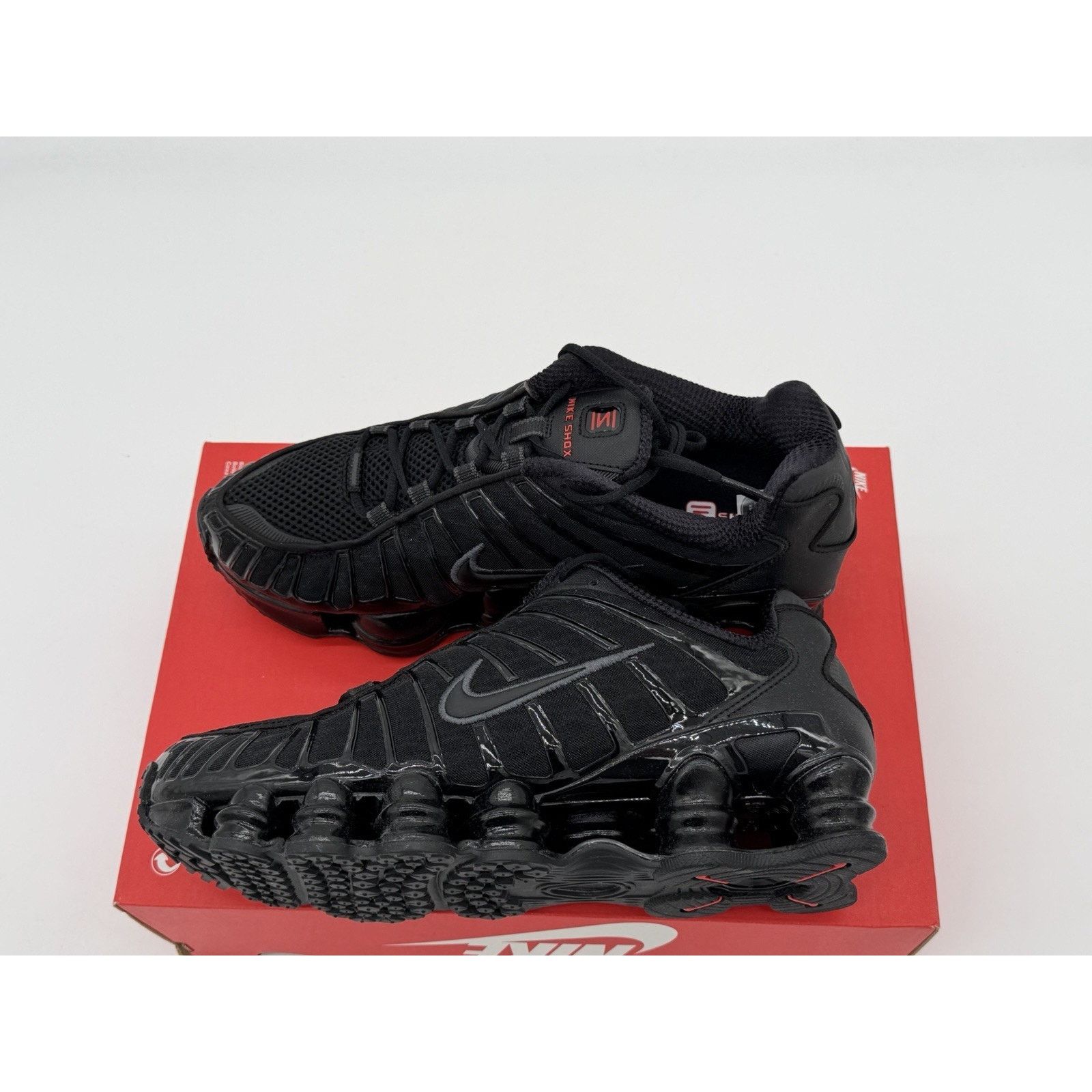 Nike Women’s 10 / Men’s 8.5- Nike Shox TL Black AR3566-002 No Lid Size US 10 / IT 40 - 4 Thumbnail