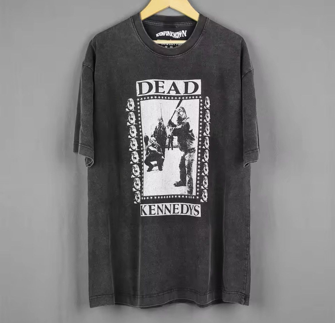 Vintage Dead Kennedys Graphic Printed Cotton Tshirt Size US XL / EU 56 / 4 - 1 Thumbnail