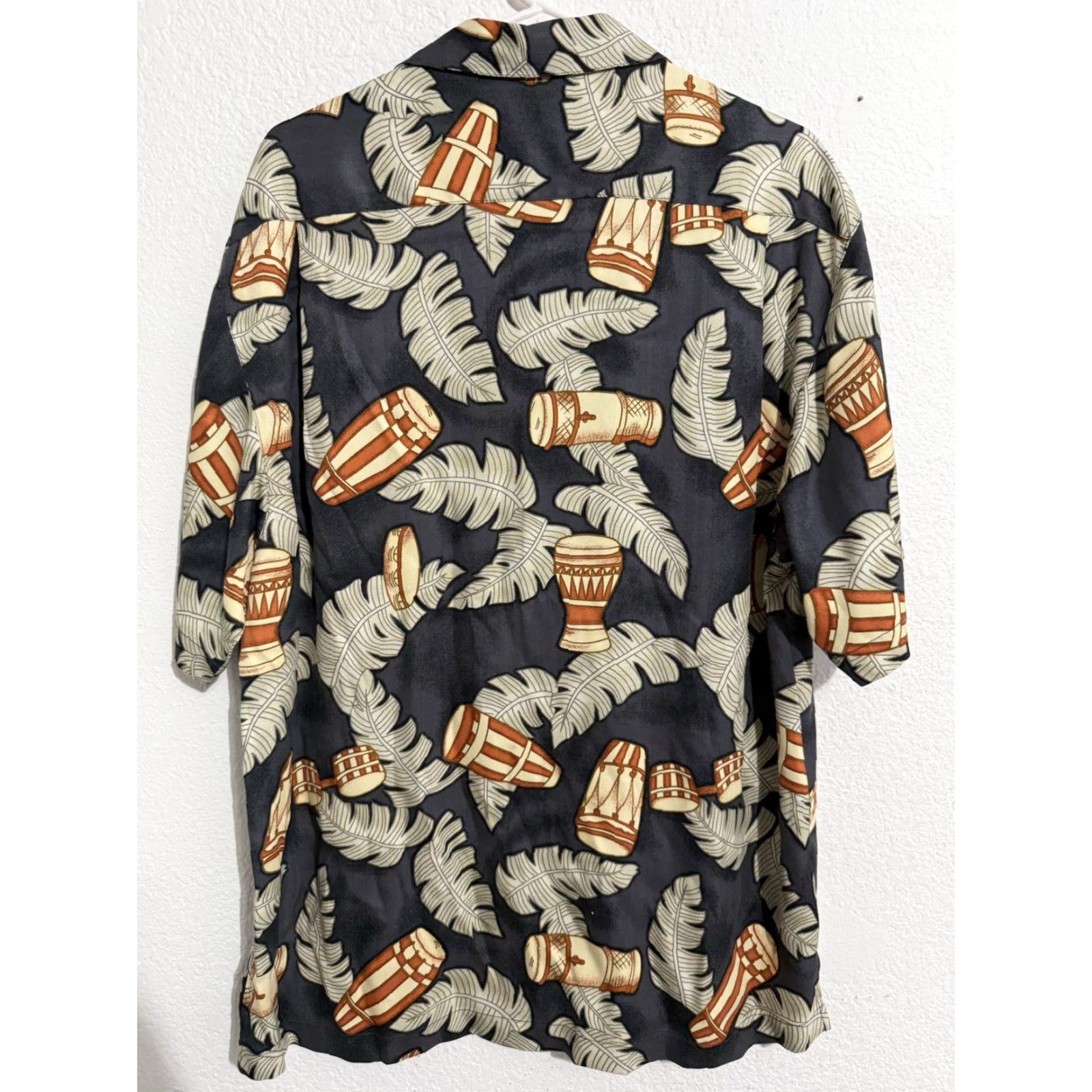 Tommy Bahama Tommy Bahama Button-Up Shirt M Silk Multicolor Hawaiian Bongo Drums Short Sleeve Casual Mens M Size US M / EU 48-50 / 2 - 5 Thumbnail
