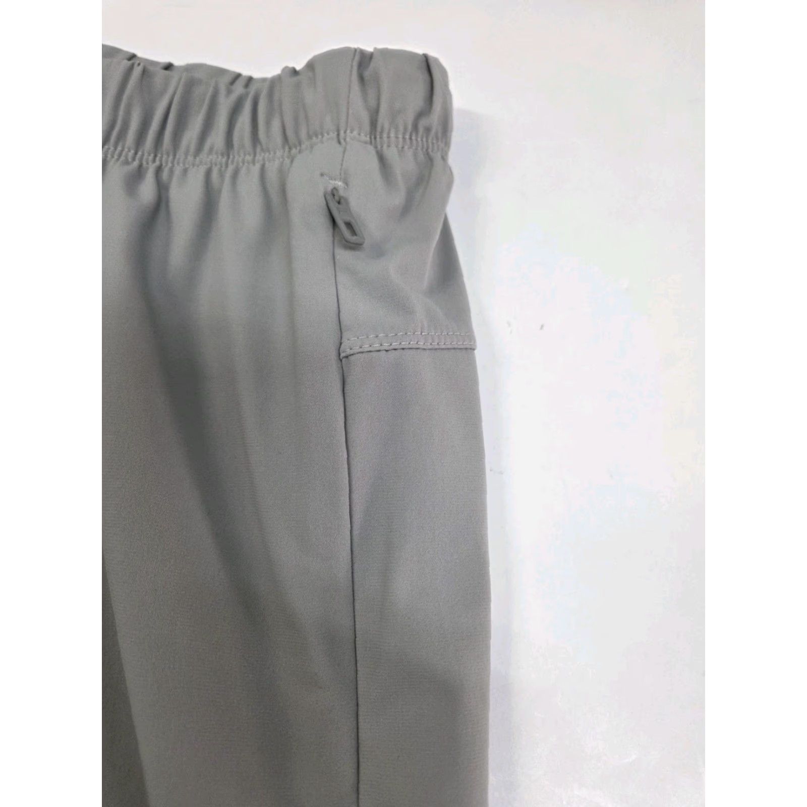 Fabletics Fabletics Mens Training Shorts Front Zip Pocket Drawstring Liner Light Grey 34 Athletic Shirt Short - Mens Size US 33 - 5 Thumbnail