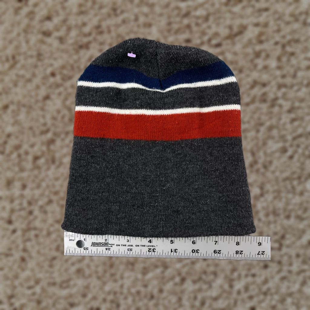 Vintage BEANIE TOQUE Womens Gray Red Blue Stripe Knit Acrylic Winter Snow Ski Outdoors One Size Adult Women Knit Hat Cap Patterned Outdoor Skiing Size ONE SIZE - 1 Thumbnail