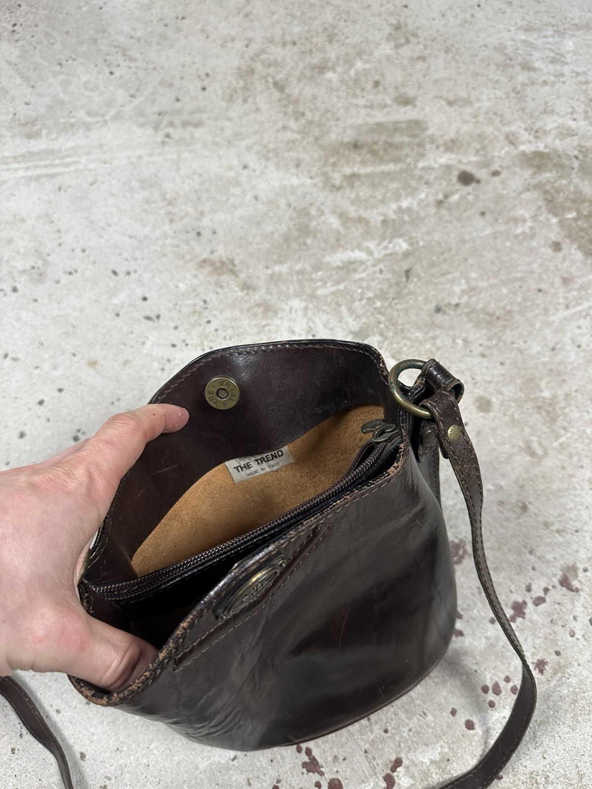 Japanese Brand Vintage 90s Brown Genuine Leather Messenger Crossbody Bag Size ONE SIZE - 9 Thumbnail