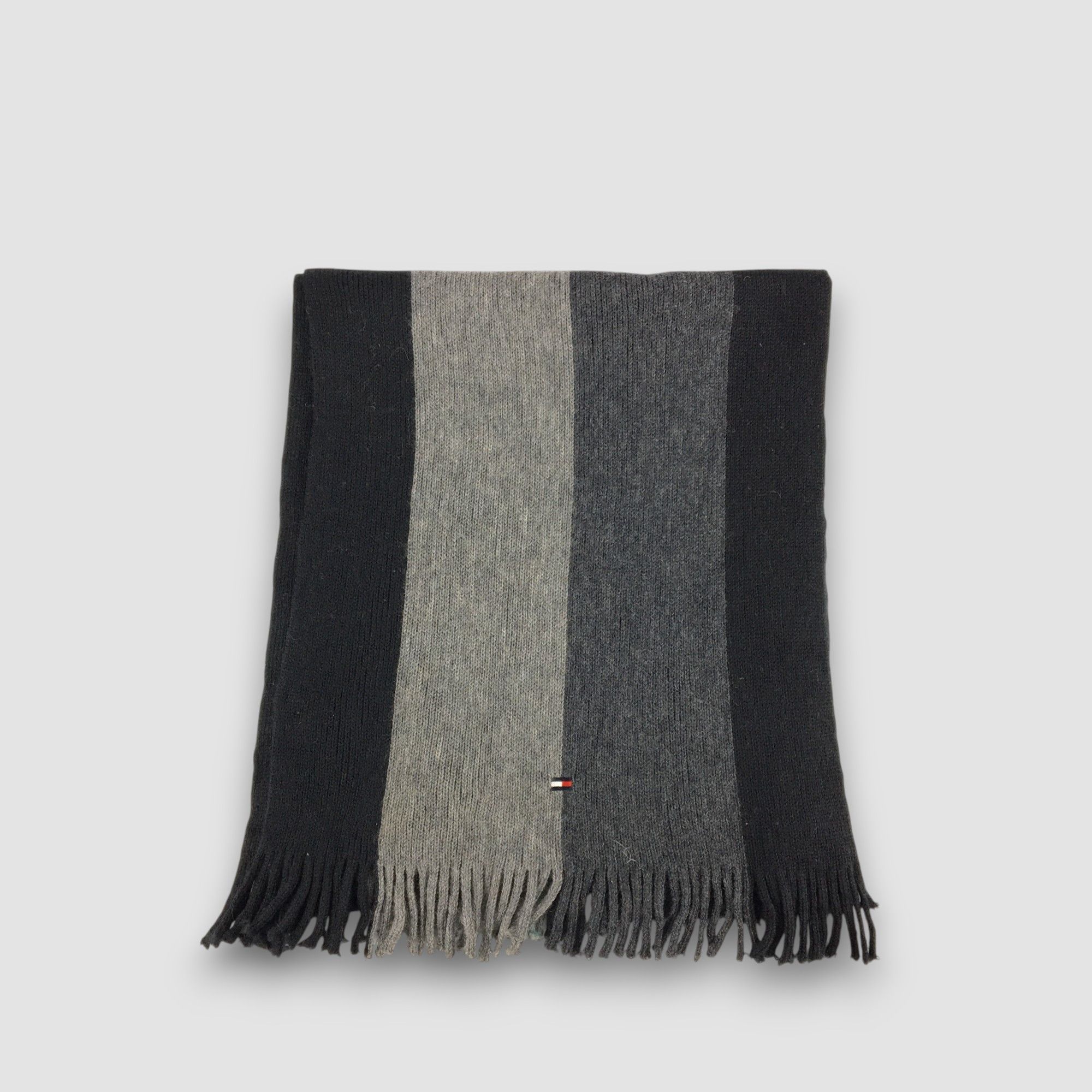 Tommy Hilfiger Vintage Tommy Hilfiger Scarf Wool Ribbed Knit Scarves Size ONE SIZE - 3 Thumbnail