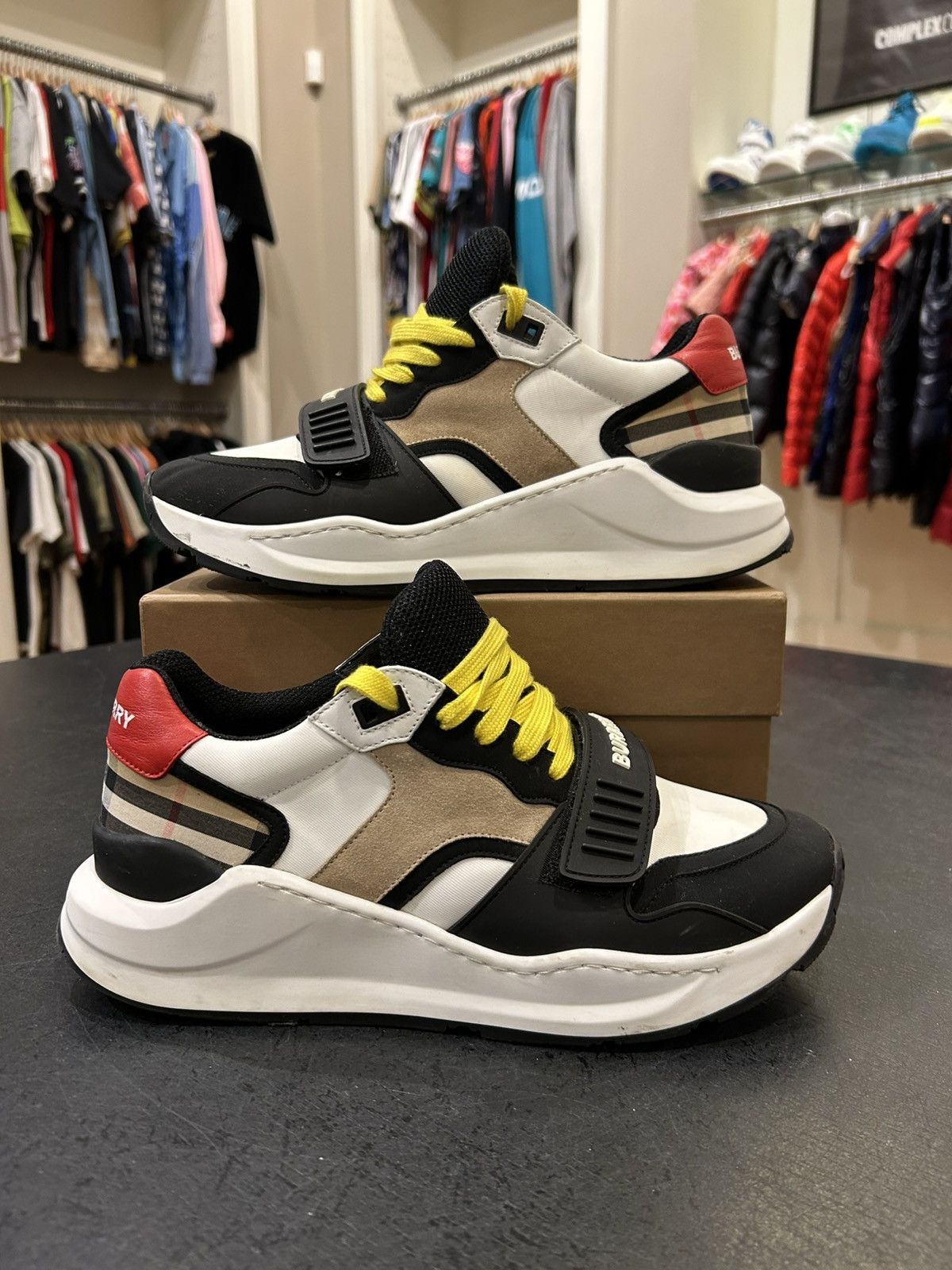 Burberry Burberry Ramsey Sneaker Size US 7 / EU 40 - 1 Thumbnail