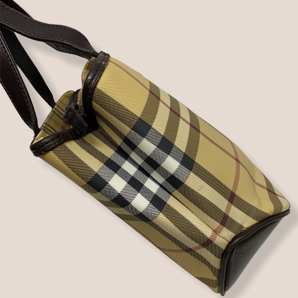 Burberry ‼️LASTDROP‼️ AUTHENTIC BURBERRY NOVA CHECK HANDBAG Size ONE SIZE - 4 Thumbnail