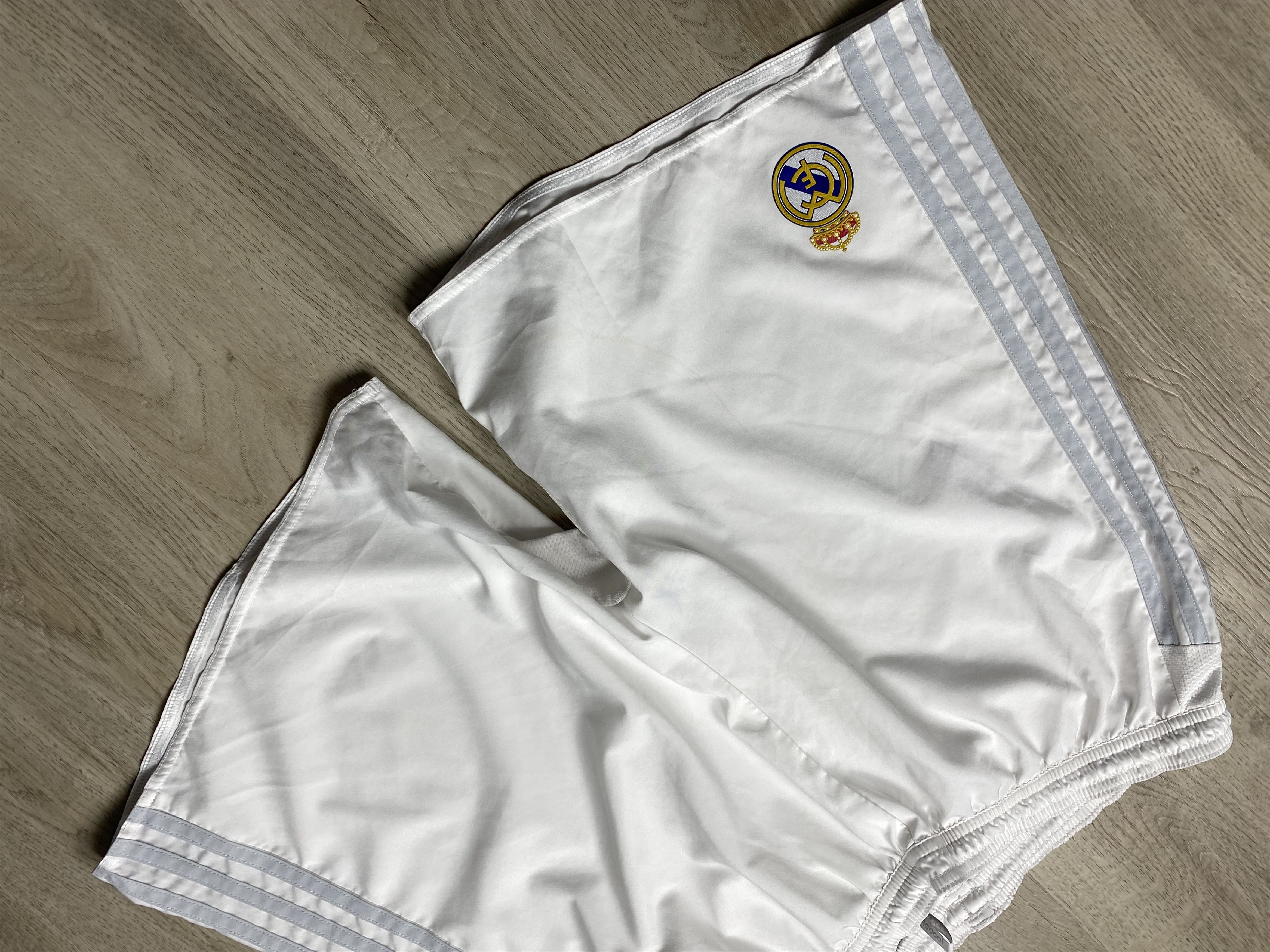 Adidas Adidas Real Madrid Vintage Mens Nylon Shorts Y2K Size US 34 / EU 50 - 2 Thumbnail
