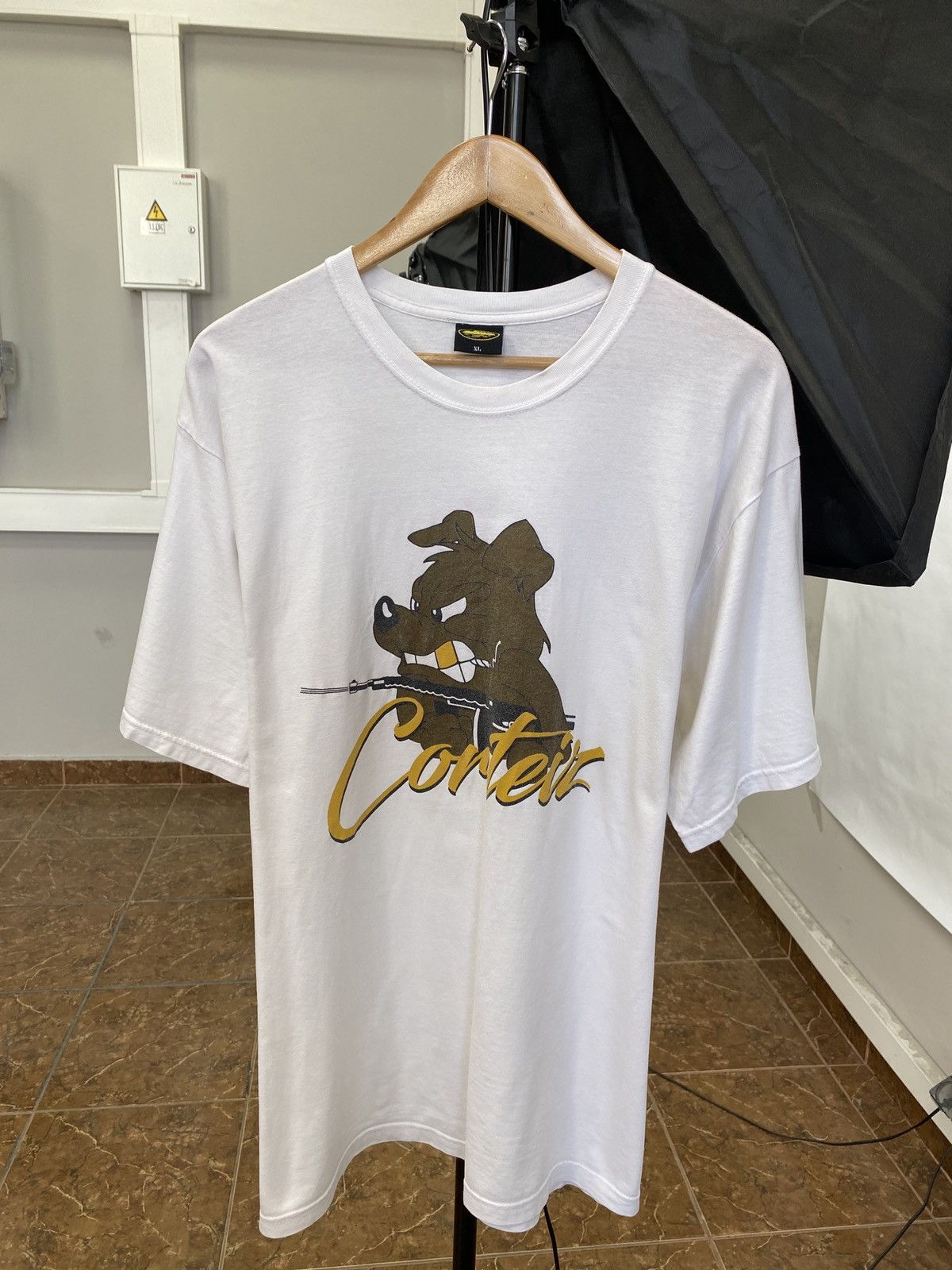 Corteiz 🇺🇸 Y2K Corteiz Dog Gun T-Shirt Rare Retro Hype Size US XL / EU 56 / 4 - 1 Thumbnail