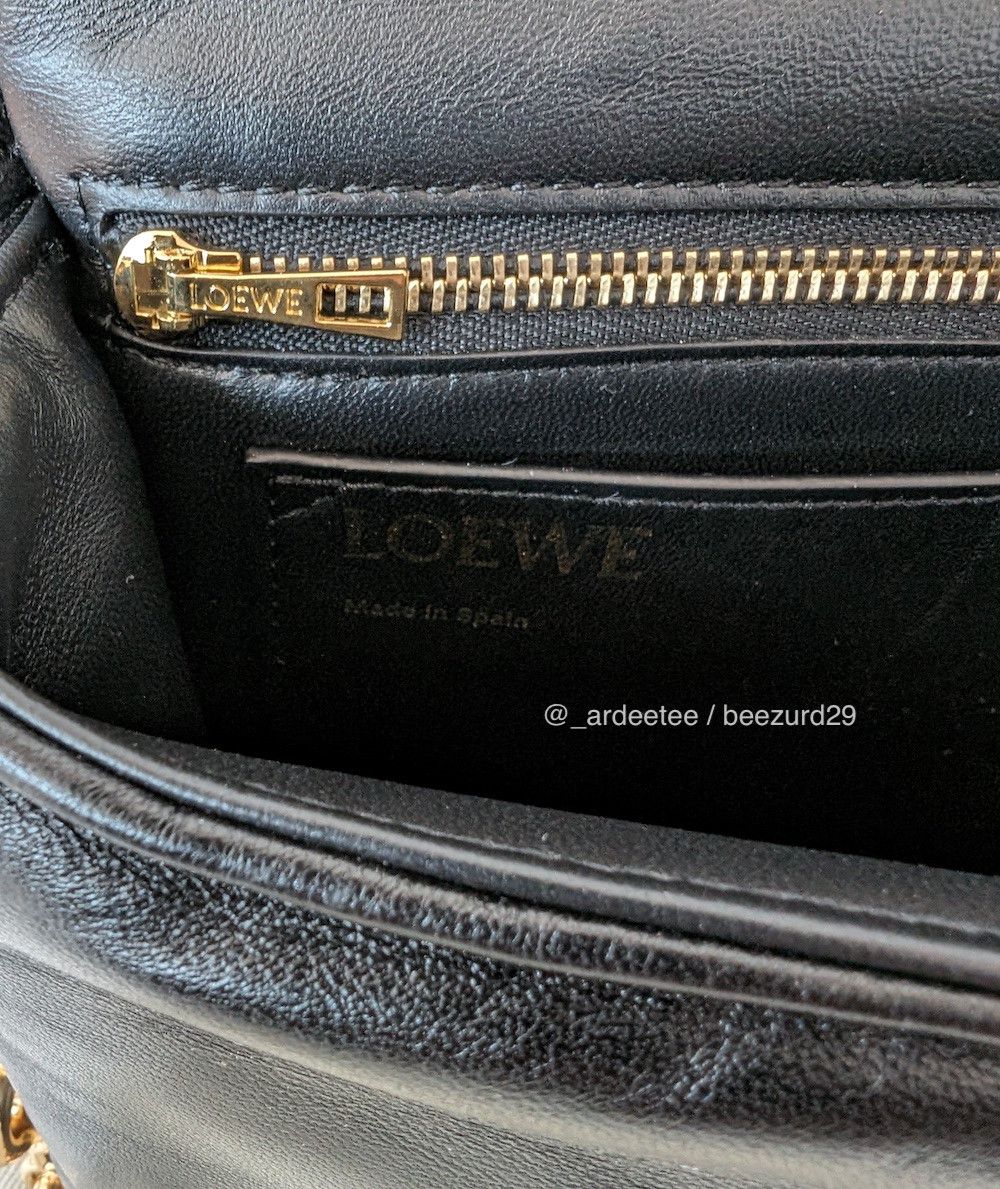 Loewe *NEW* GOYA LEATHER PUFFER PLEATED BAG BLACK $4,700 Size ONE SIZE - 20 Thumbnail