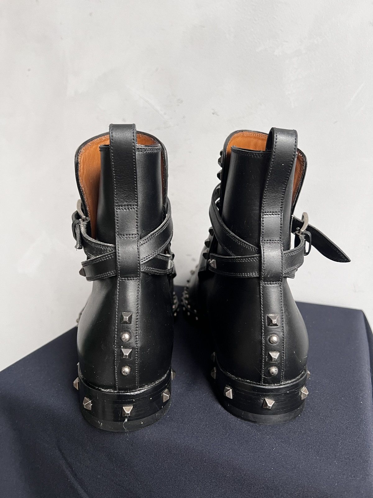 Bally Luxury✅✅studded archive Bally leather Chelsea boots Size US 10 / EU 43 - 9 Thumbnail
