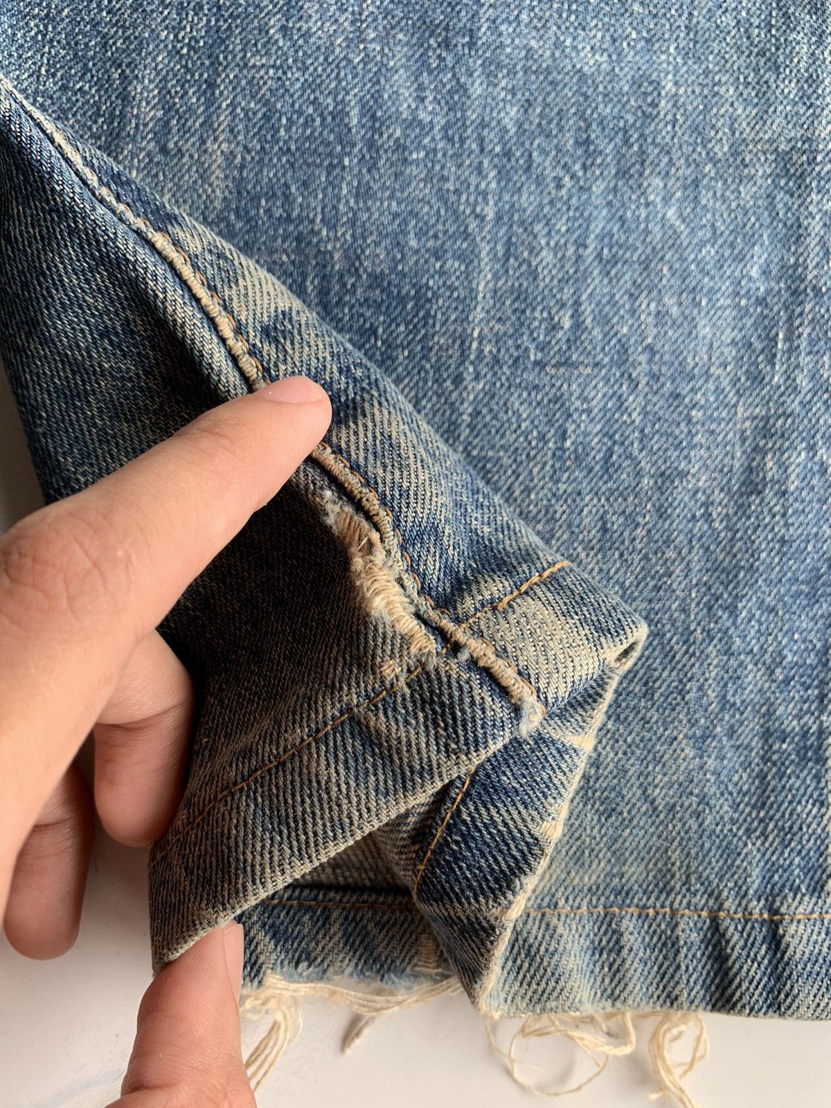Levi's VINTAGE LEVIS BIG E SELVEDGE 502 XX DISTRESSED DENIM Size US 27 - 20 Thumbnail