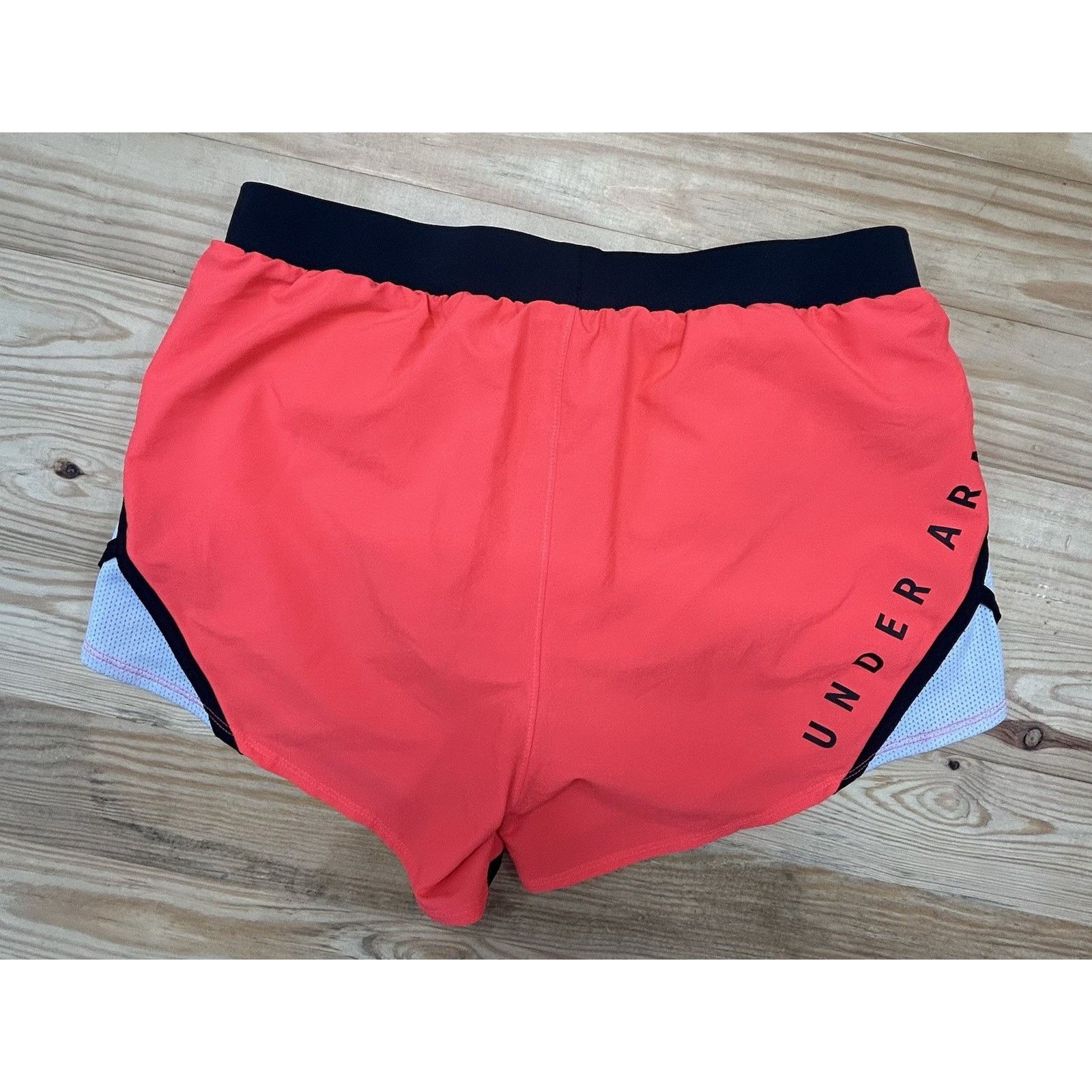 Under Armour Under Armour Heatgear women's running shorts loose fit sz S Size 28" / US 6 / IT 42 - 6 Thumbnail