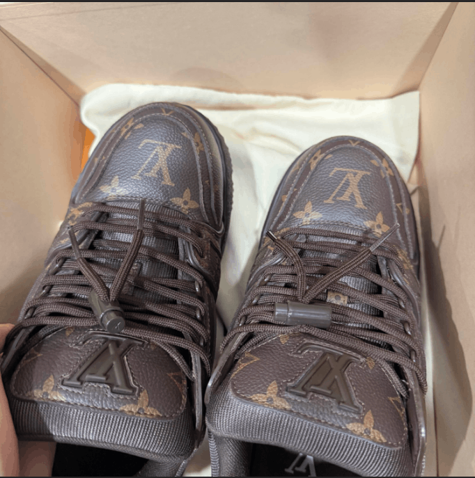 Louis Vuitton Louis Vuitton low-top sneakers Size US 5 / EU 37 - 6 Thumbnail