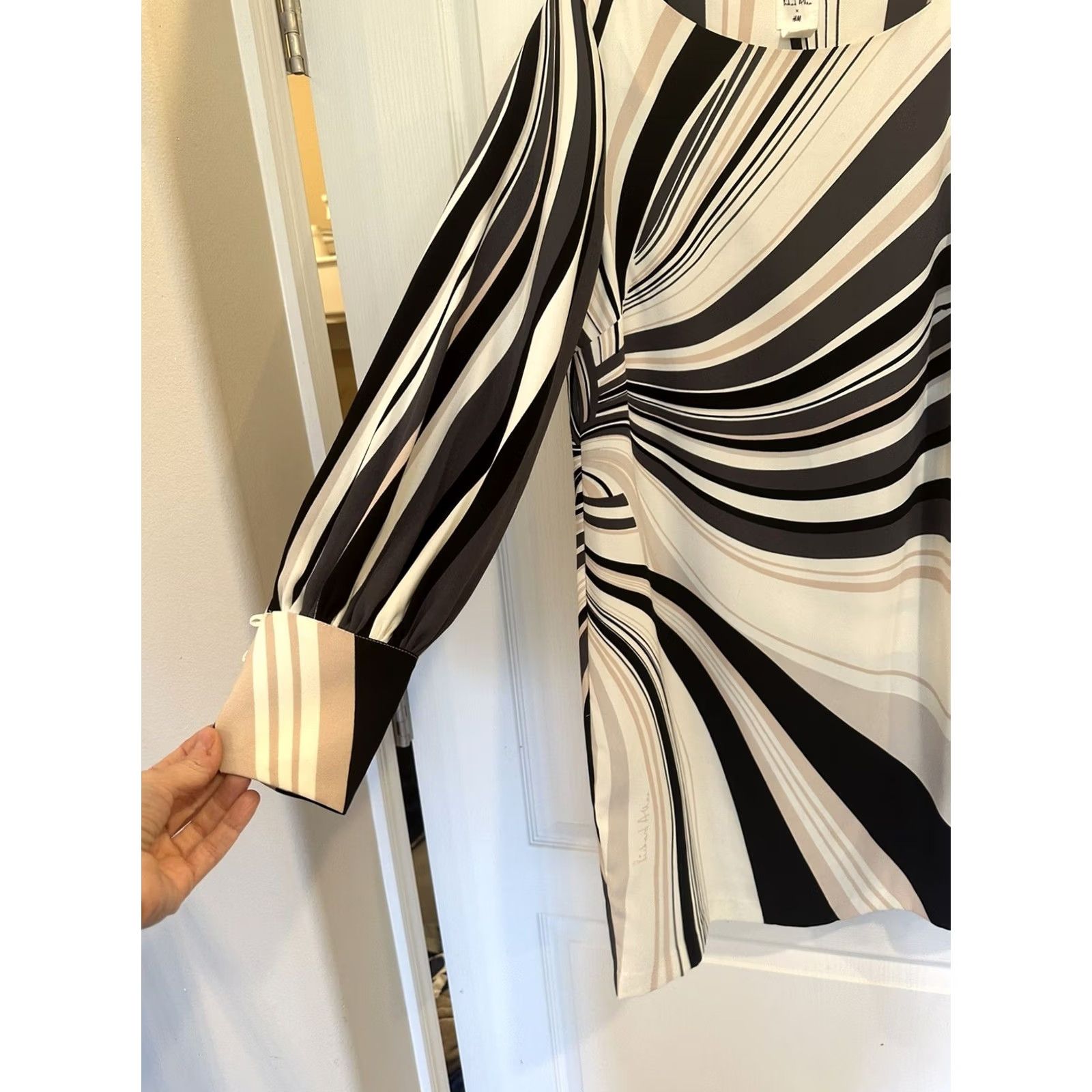 H&M RICHARD ALLAN x H&M Short Dress Women 6 Multicolor Crêped Woven Printed Pattern Sheath Short Sleeve Dress Size 28" / US 6 / IT 42 - 2 Thumbnail