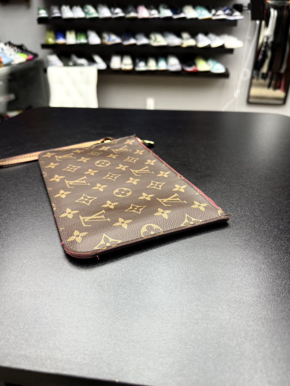 Louis Vuitton Louis Vuitton Neverfull MM Pouch wristlet wallet Size ONE SIZE - 4 Thumbnail