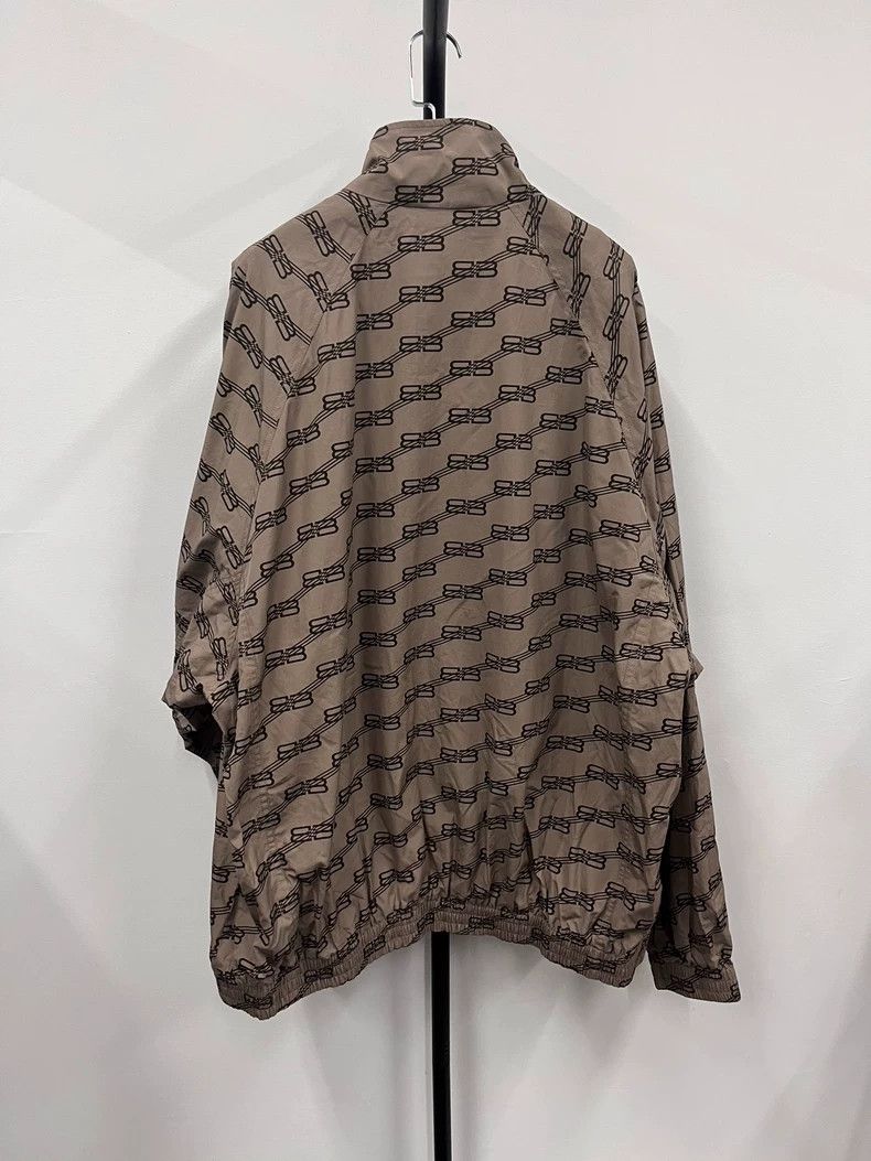 Balenciaga Balenciaga Logo Full Print Standing Neck Zipper Loose Jack Size US S / EU 44-46 / 1 - 2 Thumbnail