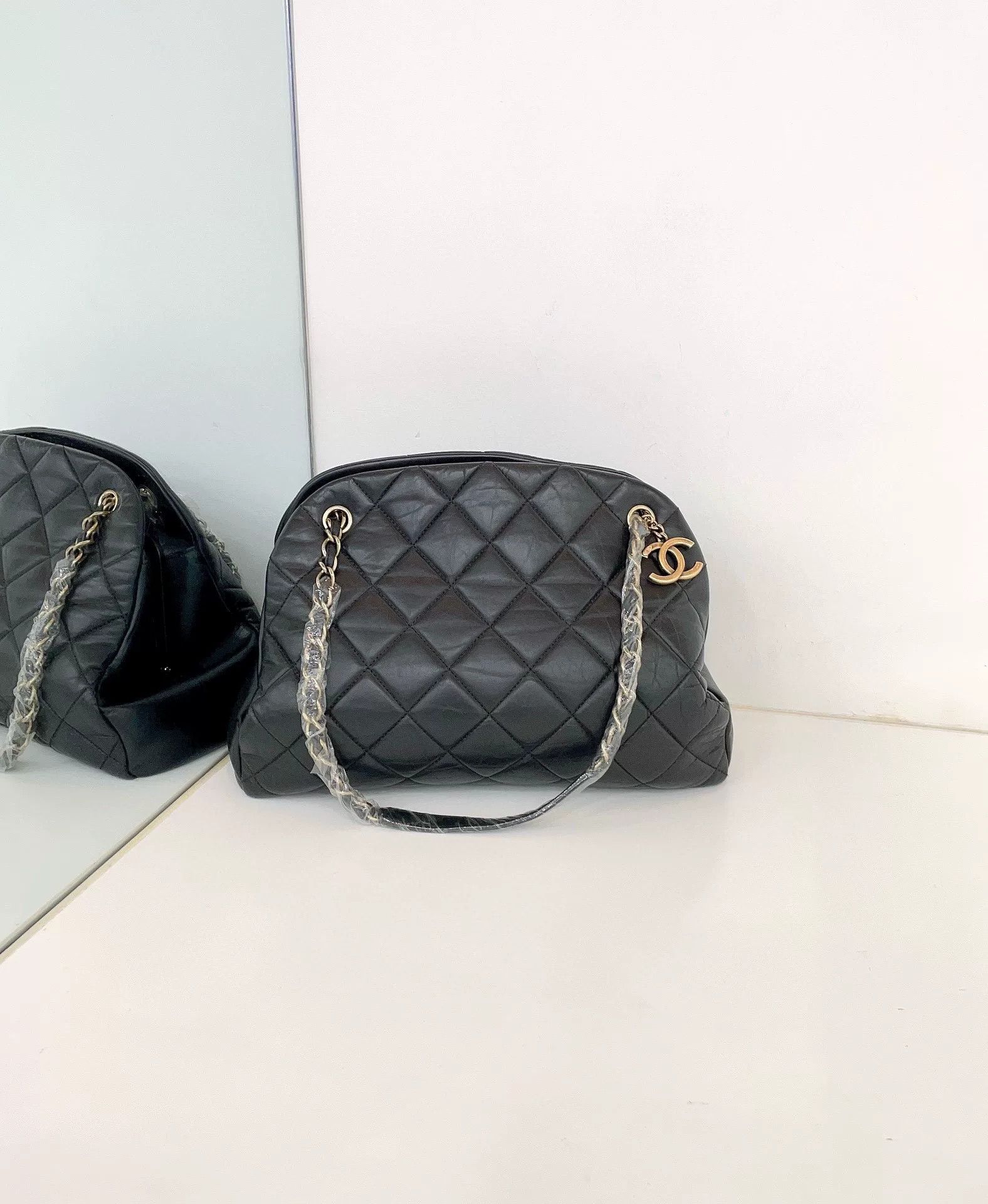 Chanel Pre-loved Bag Very good condition Size ONE SIZE - 1 Thumbnail