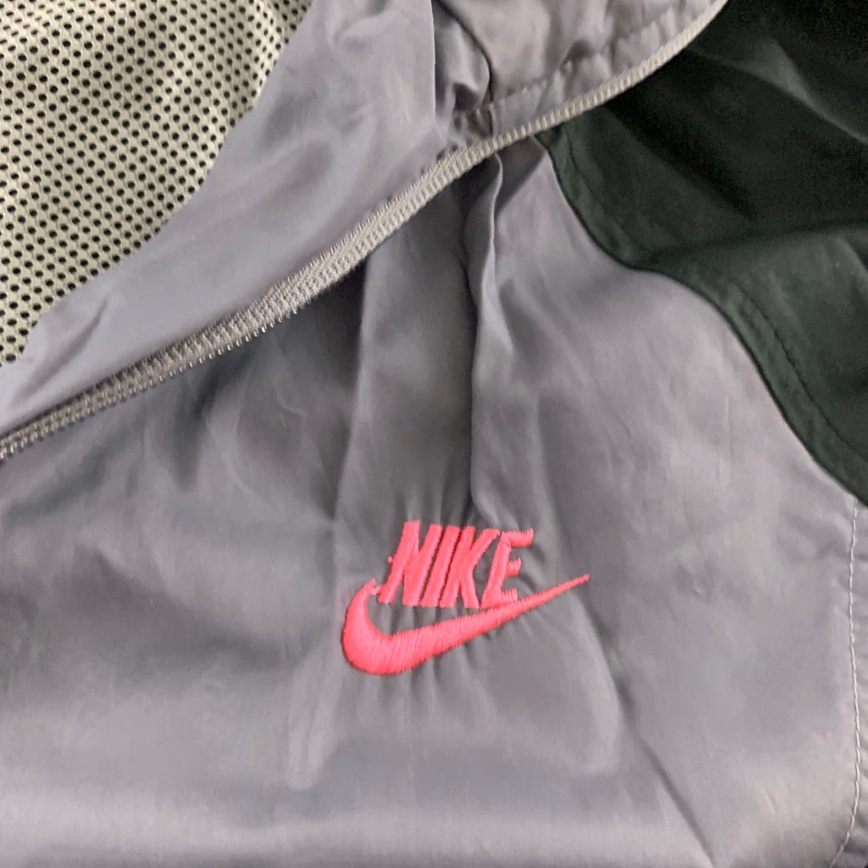 Nike VINTAGE Nike Vented Hideaway Hood Full Zip Track Jacket Men's L Gray Black Pink Shirt Size US L / EU 52-54 / 3 - 3 Thumbnail