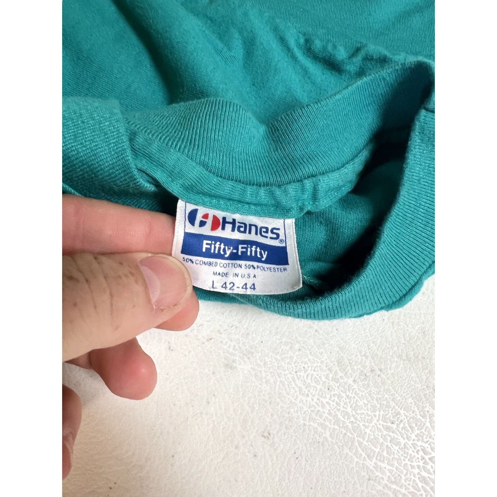 Hanes VINTAGE 1980s GREEN Hanes T-Shirt USS Bradley Ship Military Tee Men L Crew Neck Short Sleeve 80s Pattern Solid Size US L / EU 52-54 / 3 - 6 Thumbnail