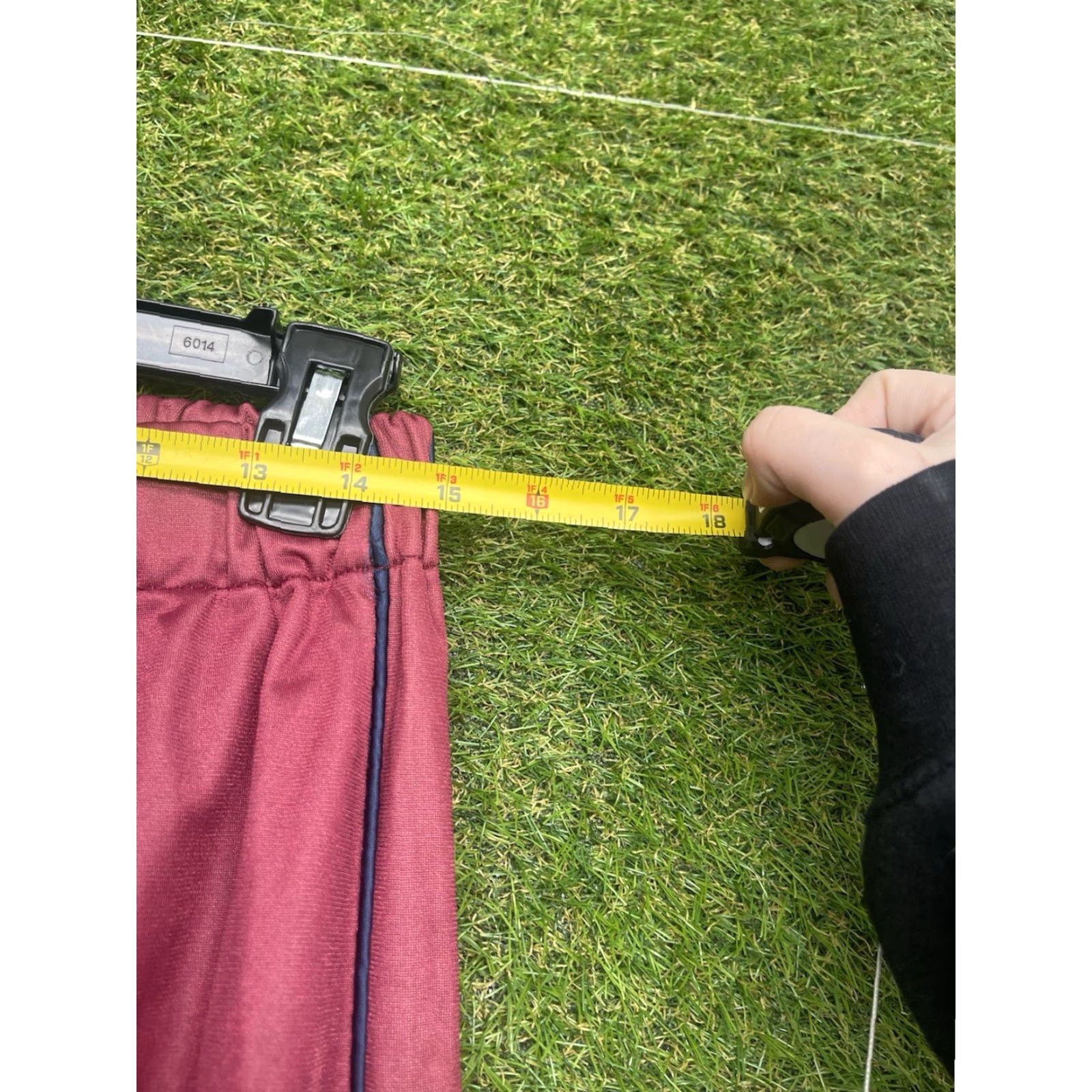 Vintage VINTAGE Early Winters Pants Mens L Goretex Lined Hiking Active Outdoor Windbreaker Pants Red Nylon 5-Pocket Design Regular Size US 33 - 2 Thumbnail