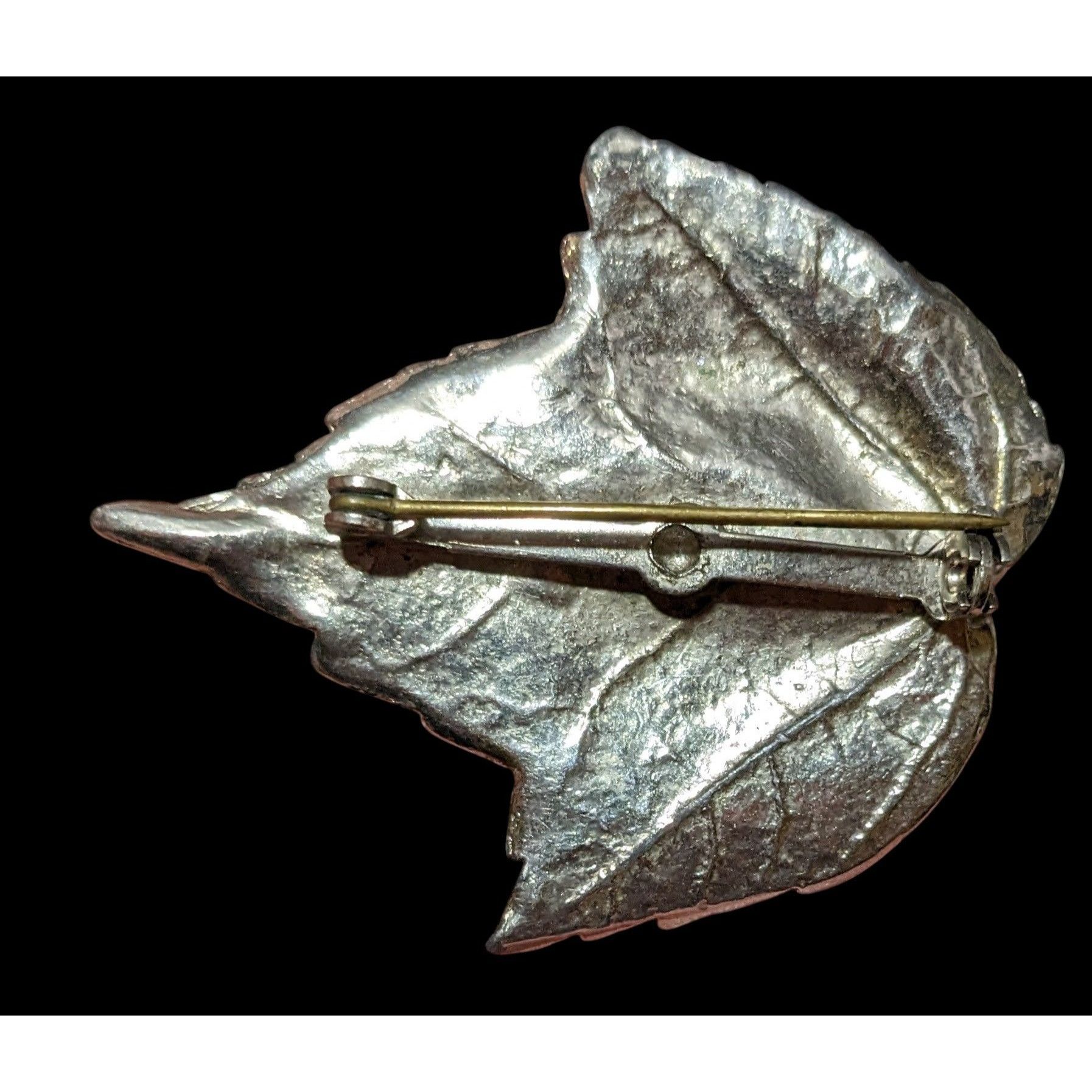 Other Vintage Silver Tone Textured Maple Leaf Brooch Size ONE SIZE - 3 Thumbnail