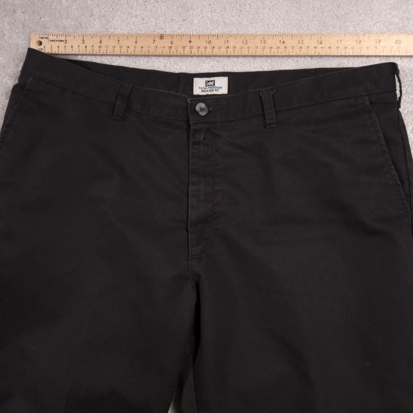 Lee Lee Total Freedom Pants Mens 40x30 Black Relaxed Fit Chino Straight Leg Casual Size US 40 / EU 56 - 6 Thumbnail