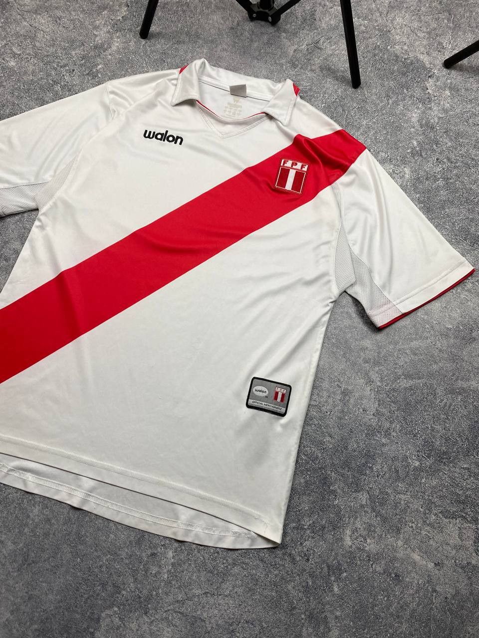 Vintage Vintage Peru Home Football Shirt 2004-2006 Walon Jersey Size US L / EU 52-54 / 3 - 3 Thumbnail