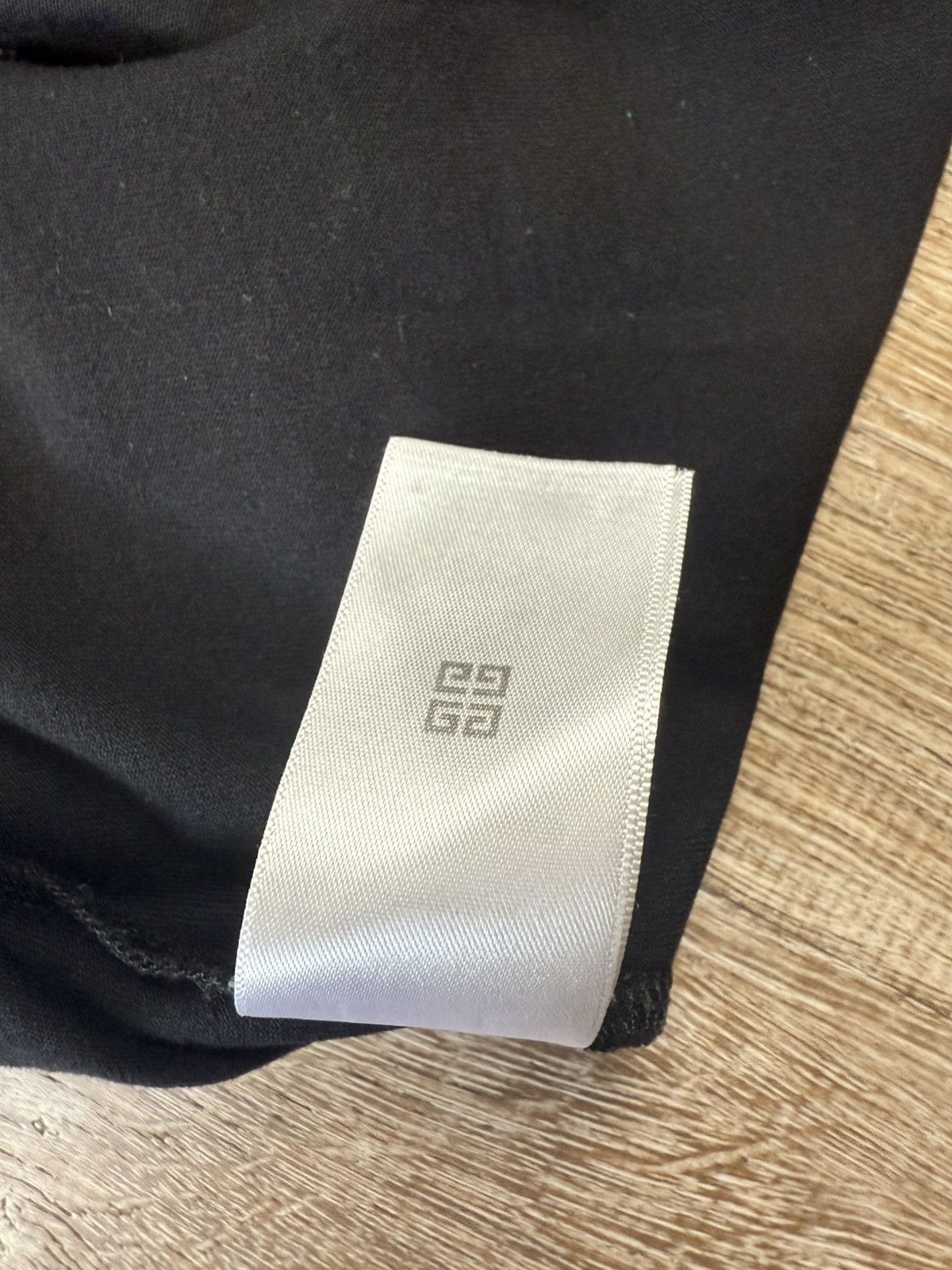 Givenchy Givenchy Logo Taped T Shirt Size US S / EU 44-46 / 1 - 7 Thumbnail
