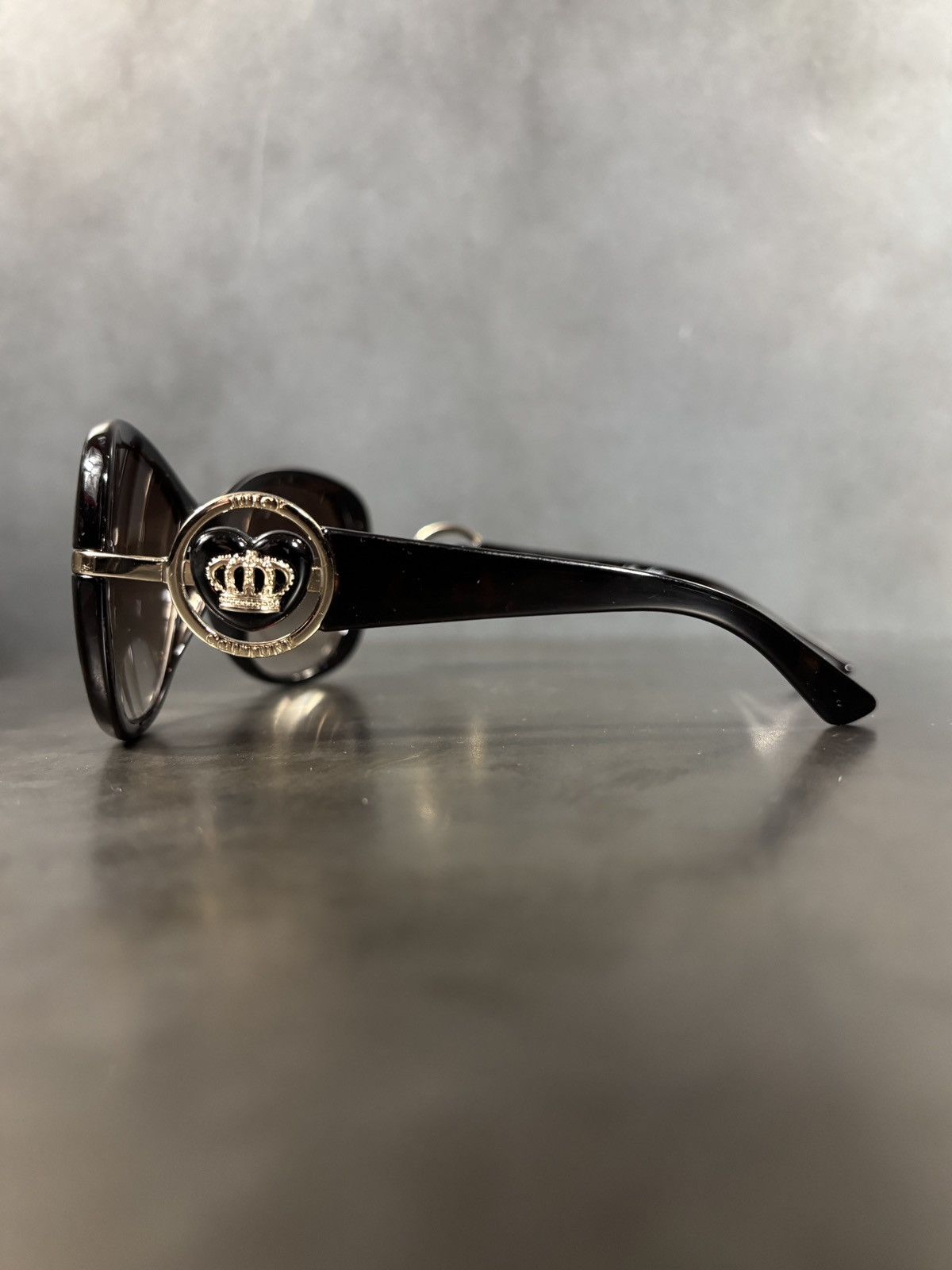 Juicy Couture 2010s Juicy Couture Sunglasses Scarlet Heart Queen of Everyt Size ONE SIZE - 13 Thumbnail