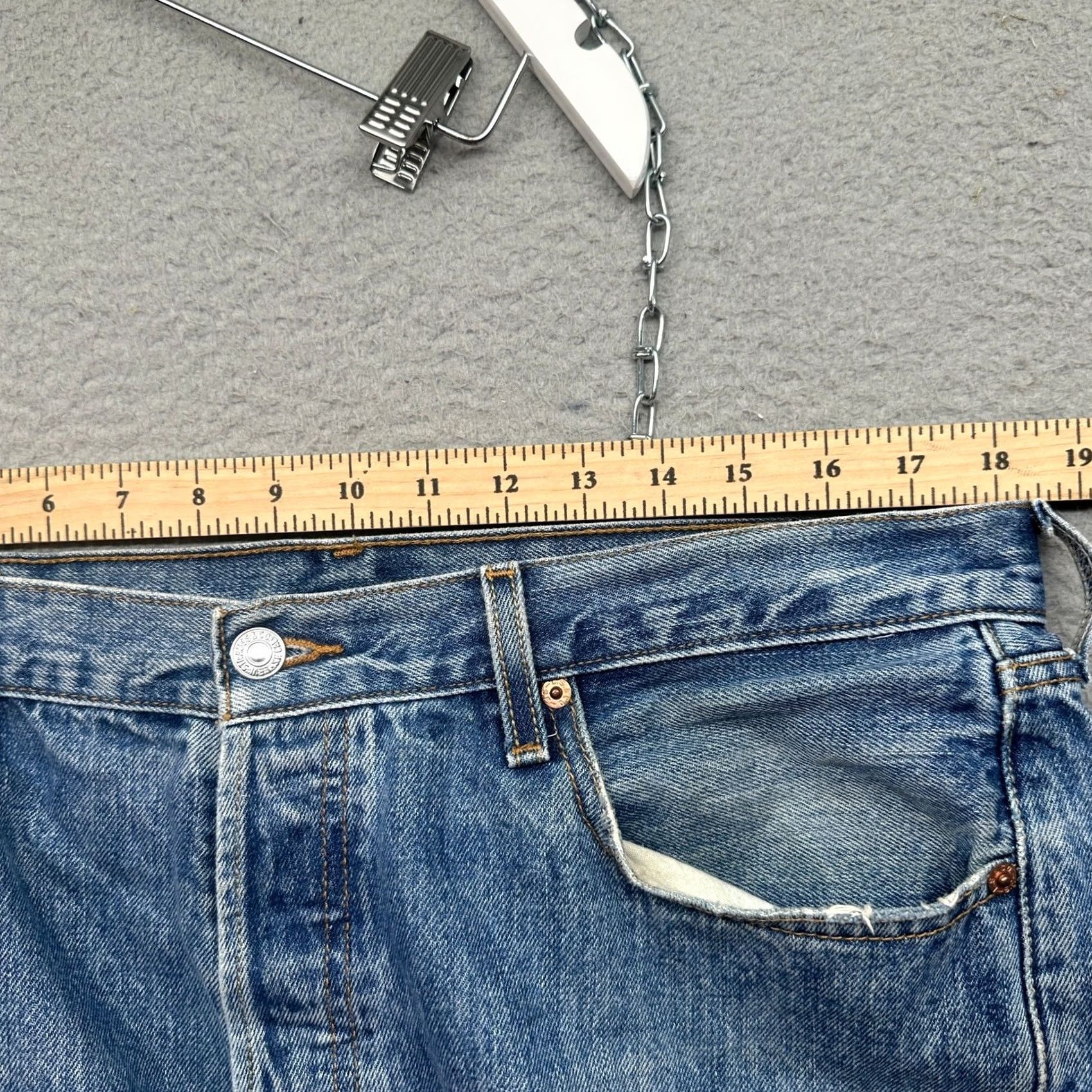 Levi's VINTAGE Levi's 501 XX Button Fly Jeans Mens 36x32 Blue Mexico Made Jeans Mens Regular 36 Blue 2005 XX Bootcut Size US 36 / EU 52 - 4 Thumbnail