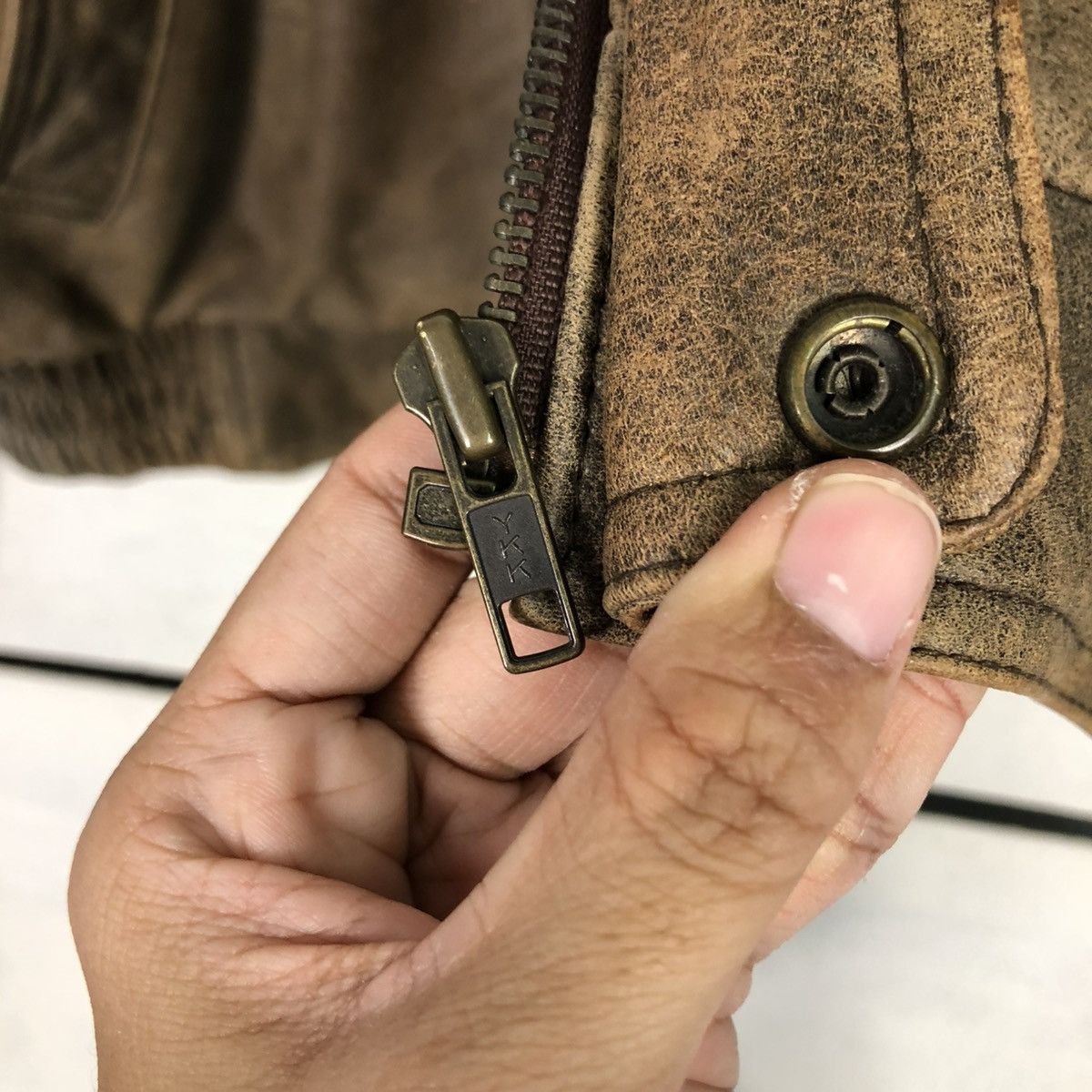 Japanese Brand 🔥VINTAGE GENUINE LEATHER JACKET SUNTORY COFFEE BOSS BIG LOGO Size US L / EU 52-54 / 3 - 19 Thumbnail