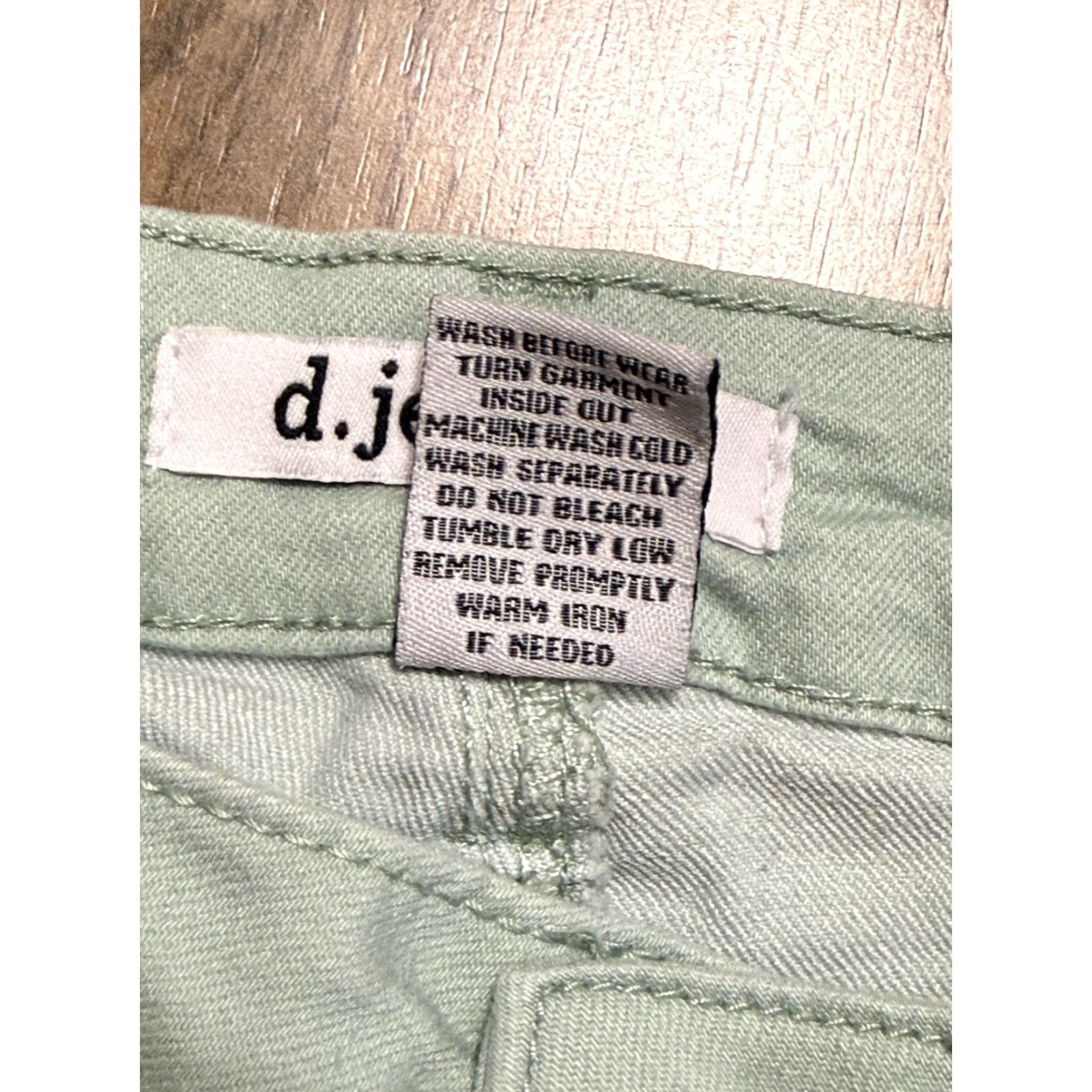Vintage d. Jeans Women's Size 4 Green Capri Jeans Light Wash Pockets 5-Pocket Design Inseam 16 Regular Denim Cotton Vintage No N/A Size 27" / US 4 / IT 40 - 4 Thumbnail