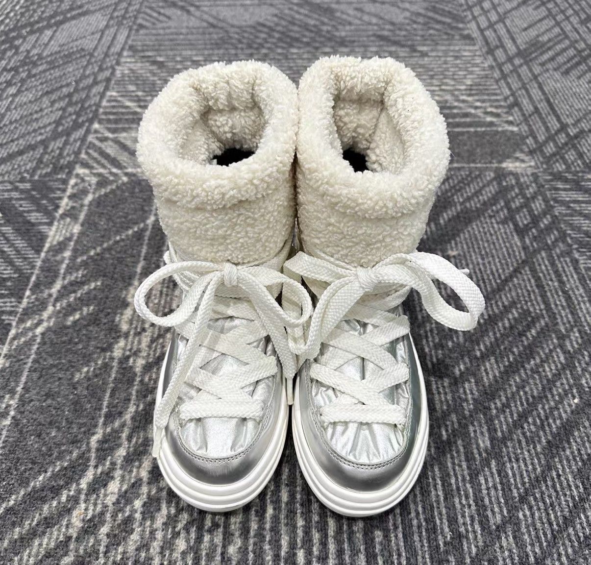 Moncler Moncler Shearling Snow Boots J42 Size US 5 / IT 35 - 2 Thumbnail