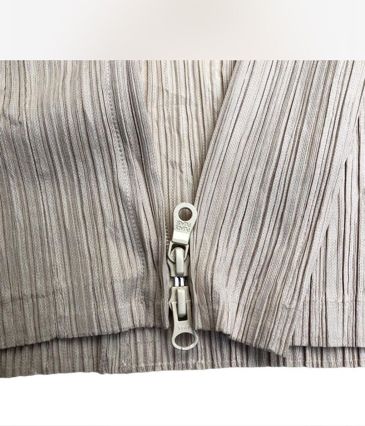 Pleats Please Issey Miyake Faux Fur Issey Miyake Pleats Please Zip Up Long Sleeve Size S / US 4 / IT 40 - 6 Thumbnail
