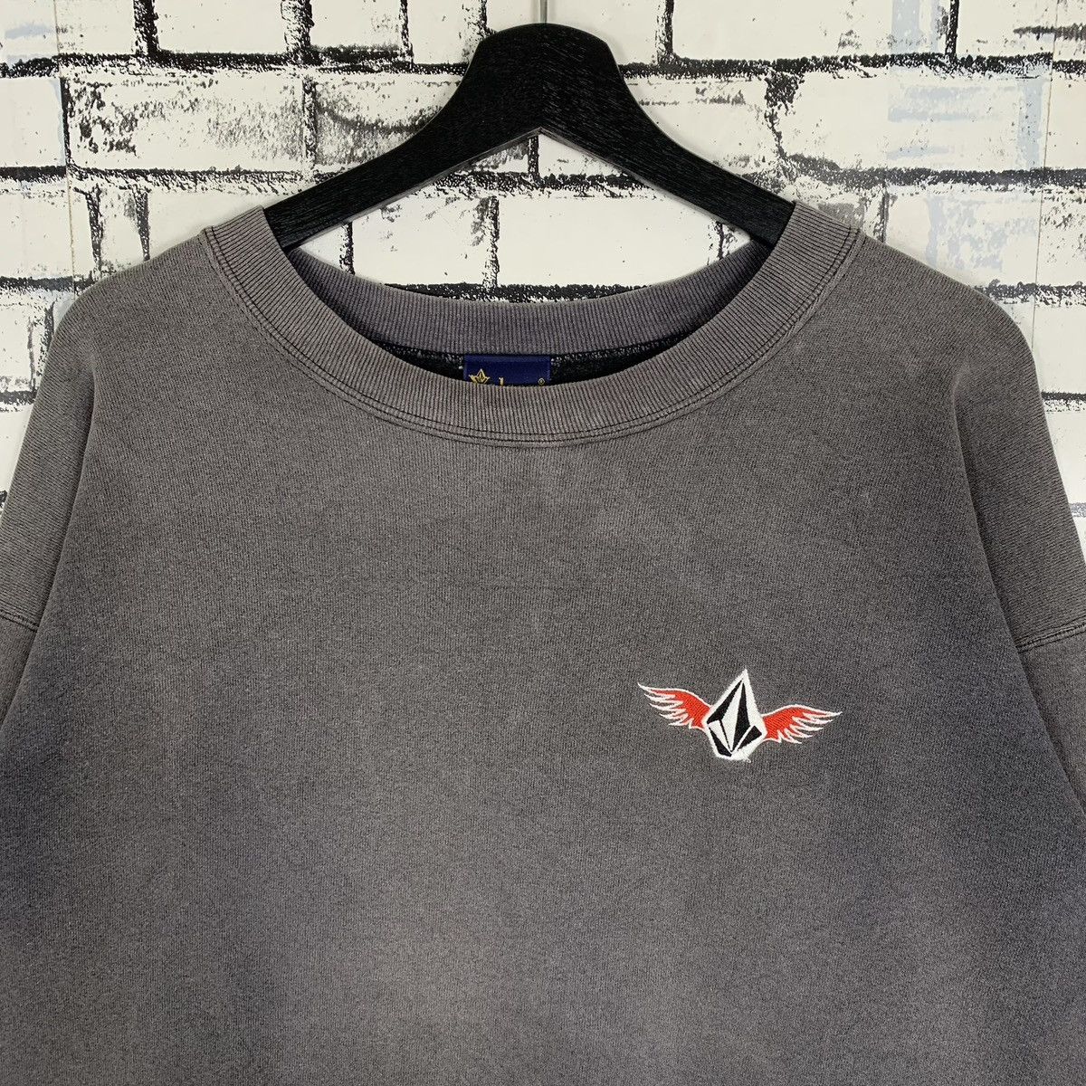 Volcom Vintage 90’s Volcom Sun Faded Sweatshirt Size US M / EU 48-50 / 2 - 3 Thumbnail
