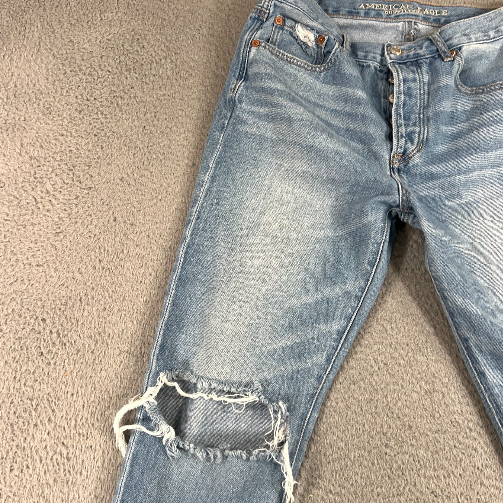 American Eagle Outfitters AMERICAN EAGLE OUTFITTERS Light Wash Hi Rise Girlfriend Jeans Womens 4 Blue Cotton Size 27" / US 4 / IT 40 - 3 Thumbnail