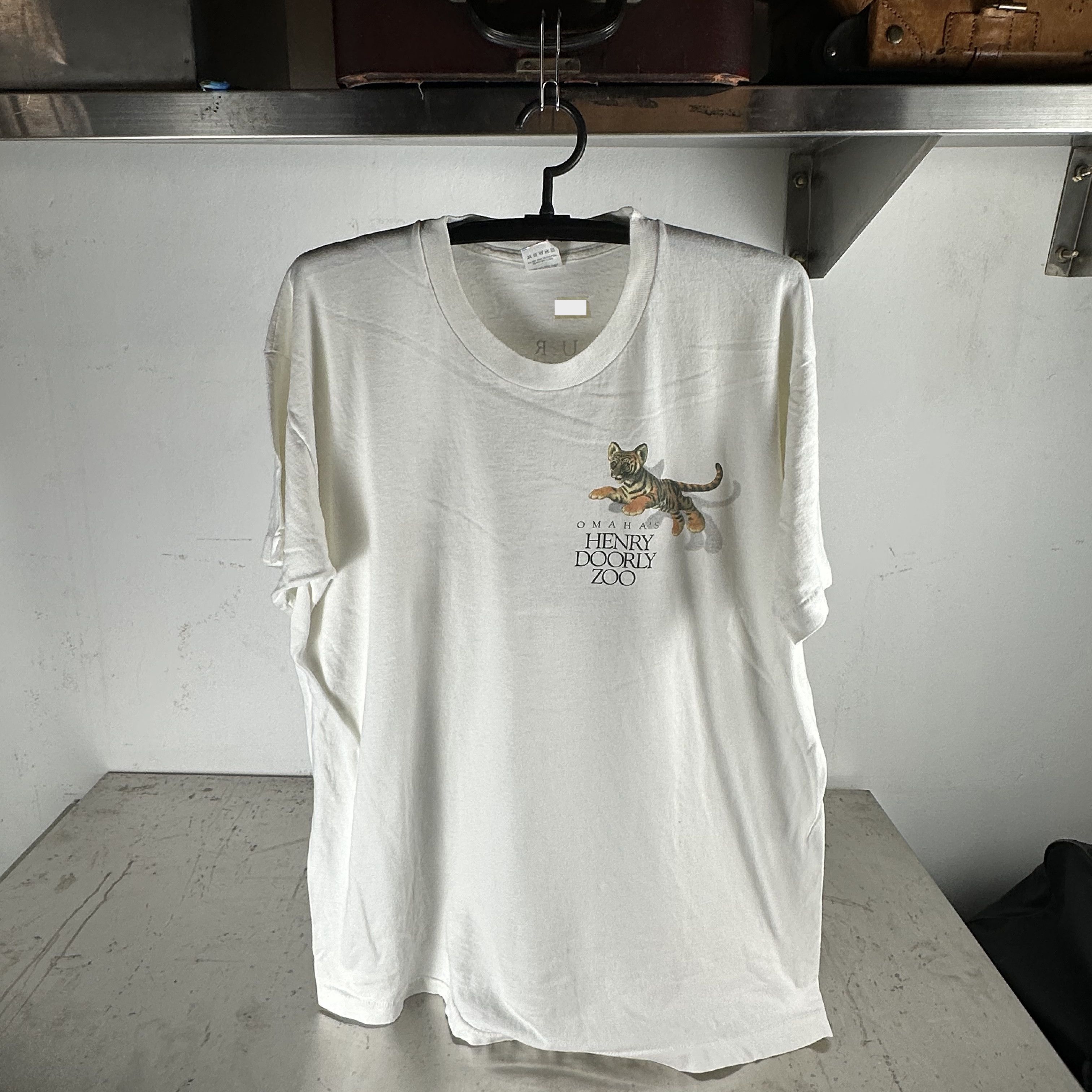 Vintage ​90s Omaha's Henry Doorly Zoo Leaps & Bounds Artwork T-shirt Size US XXL / EU 58 / 5 - 2 Thumbnail