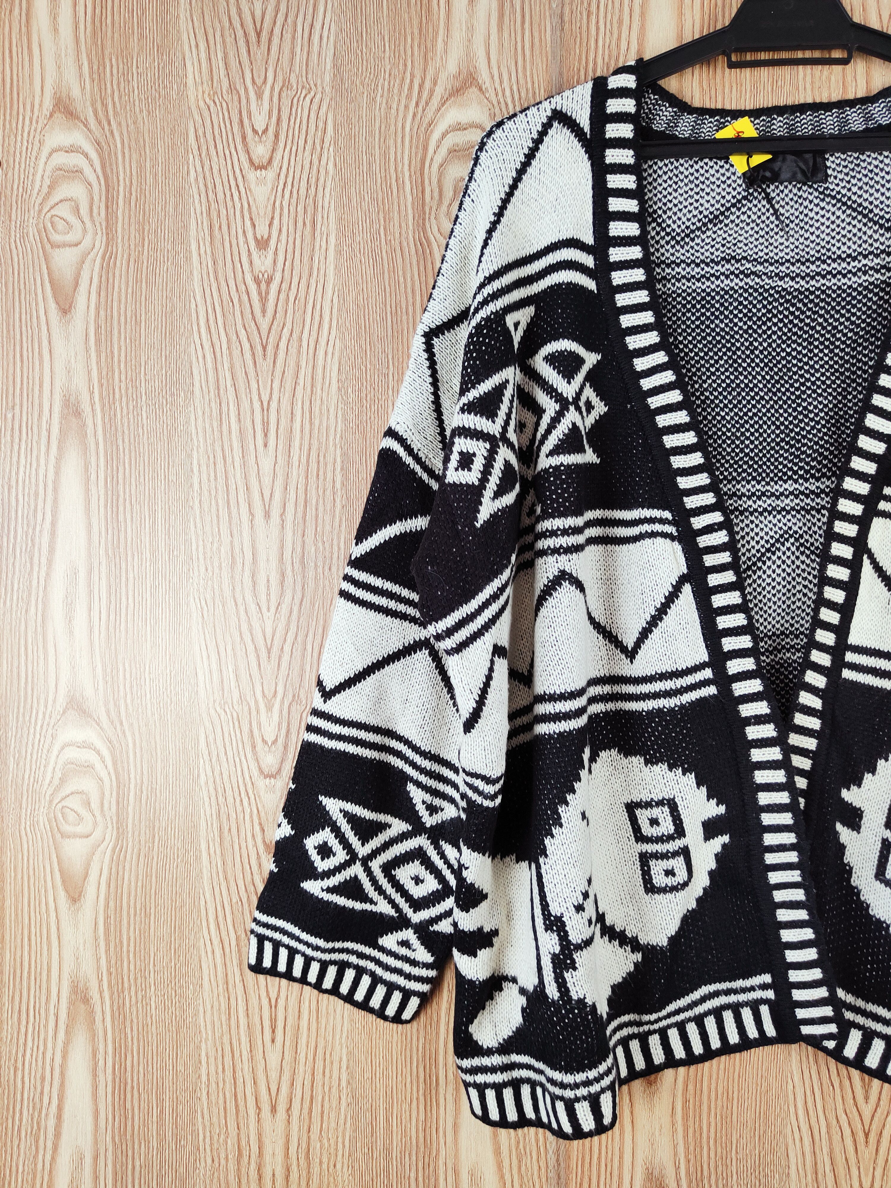 Japanese Brand Vintage Salon Black White Knitwear Cardigan #W130 Size US L / EU 52-54 / 3 - 3 Thumbnail