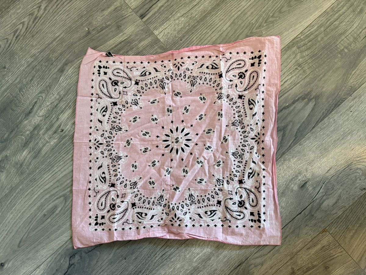 Saint Laurent Paris Saint Laurent Pink Paisley Bandana Size ONE SIZE - 5 Thumbnail