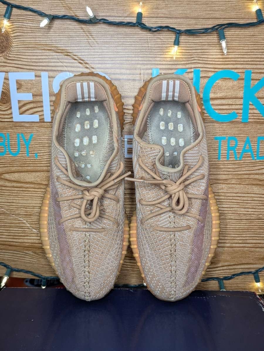 Yeezy Yeezy 350 V2 Clay Size US 10.5 / EU 43-44 - 5 Thumbnail