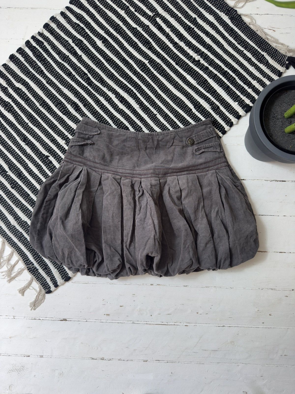 Other VINTAGE BALLOON STYLE 2000s MINI SKIRT Size 28" / US 6 / IT 42 - 1 Thumbnail