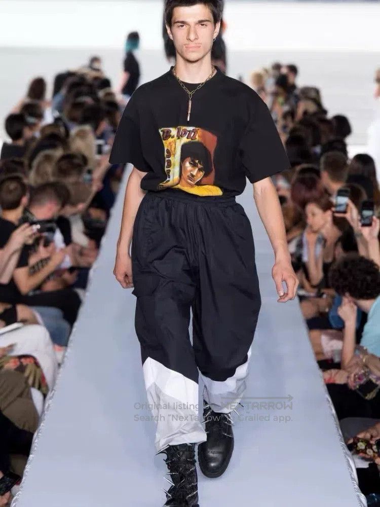 Vetements Vetements Portrait Short Sleeve Size US M / EU 48-50 / 2 - 7 Thumbnail