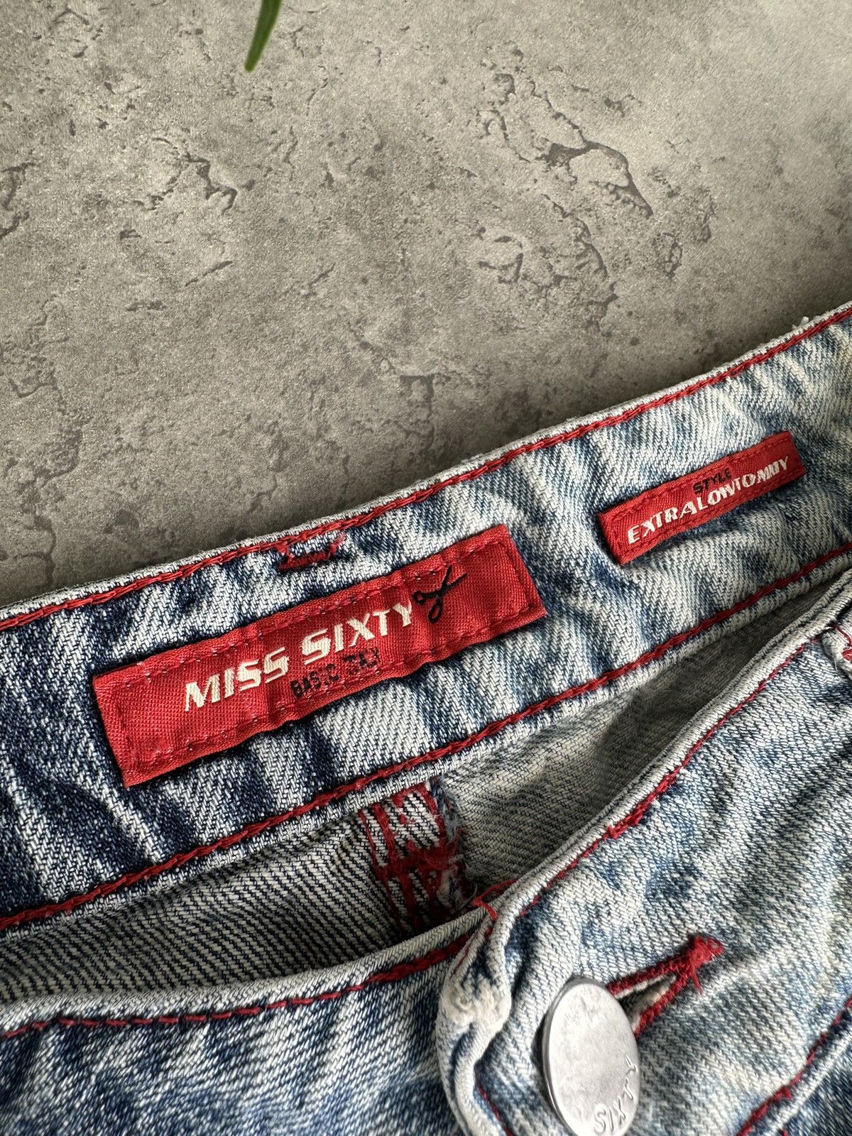 Miss Sixty Miss Sixty Shorts Size 28" / US 6 / IT 42 - 2 Thumbnail