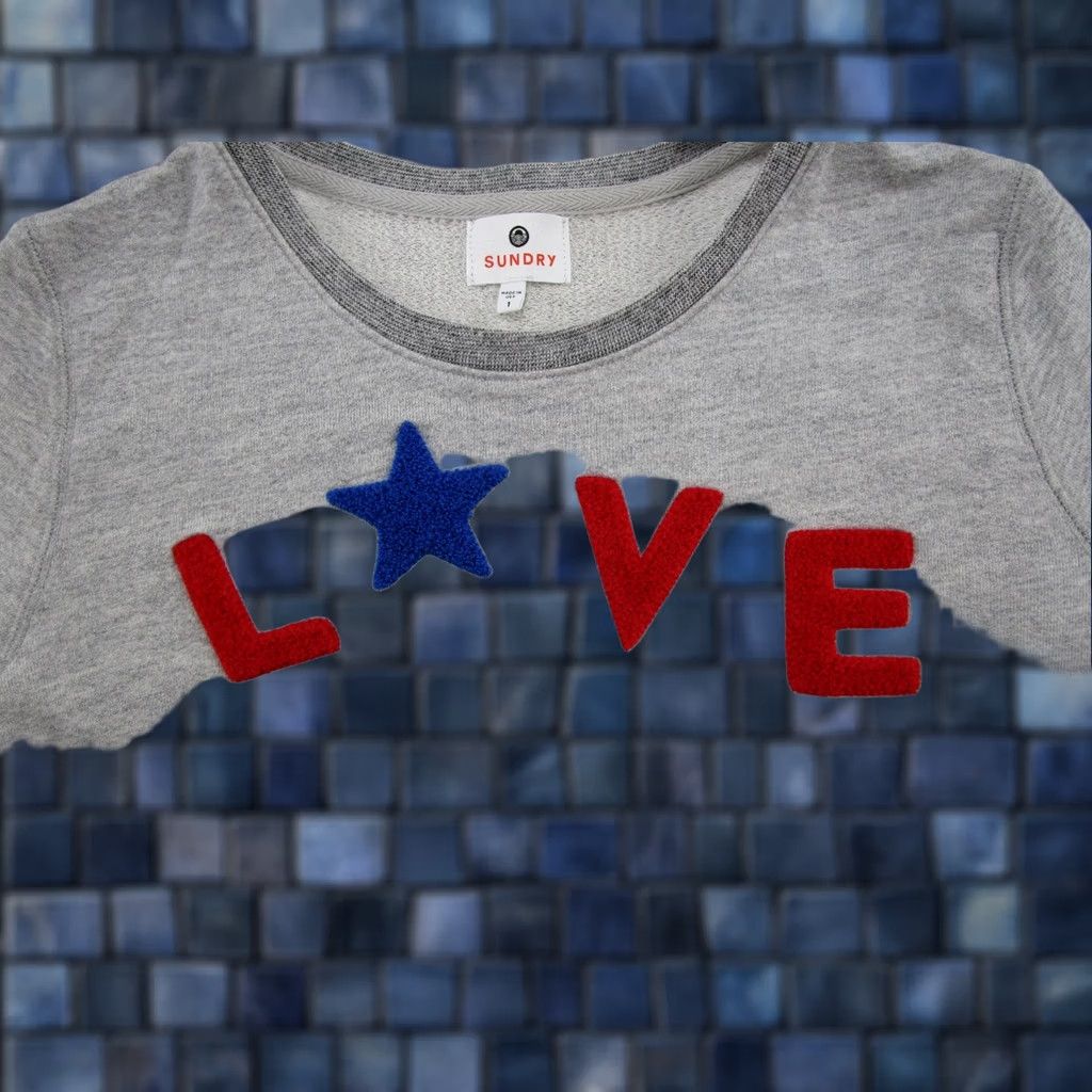Sundry Sundry Sweatshirt Women's S Gray Love Heart Pullover Crew Neck USA Made Size S / US 4 / IT 40 - 1 Thumbnail