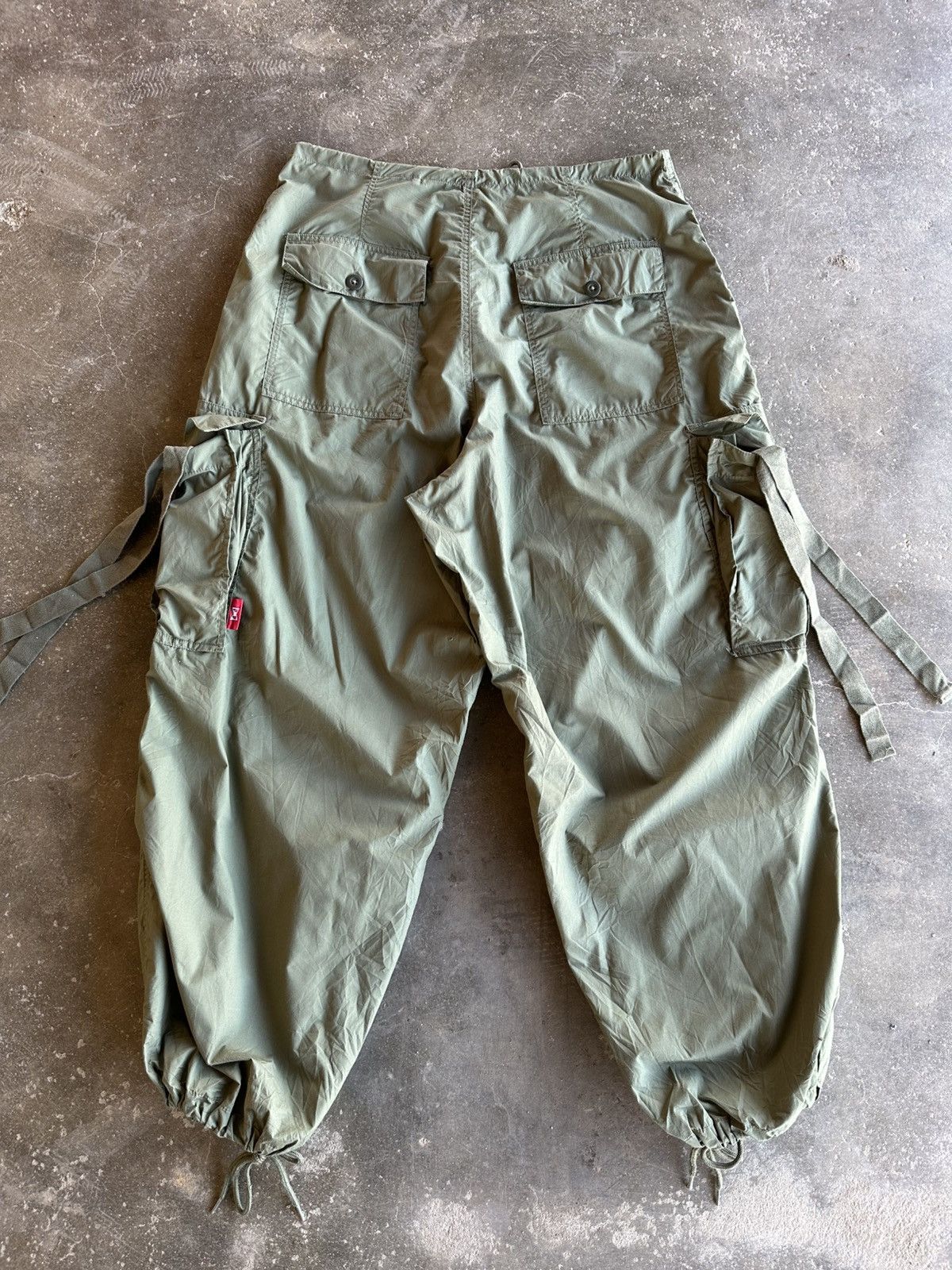 Japanese Brand SEND OFFER🍁BAGGY PARACHUTE JAPANESEBRAND FREAKS BALLON PANT Size US 34 / EU 50 - 10 Thumbnail